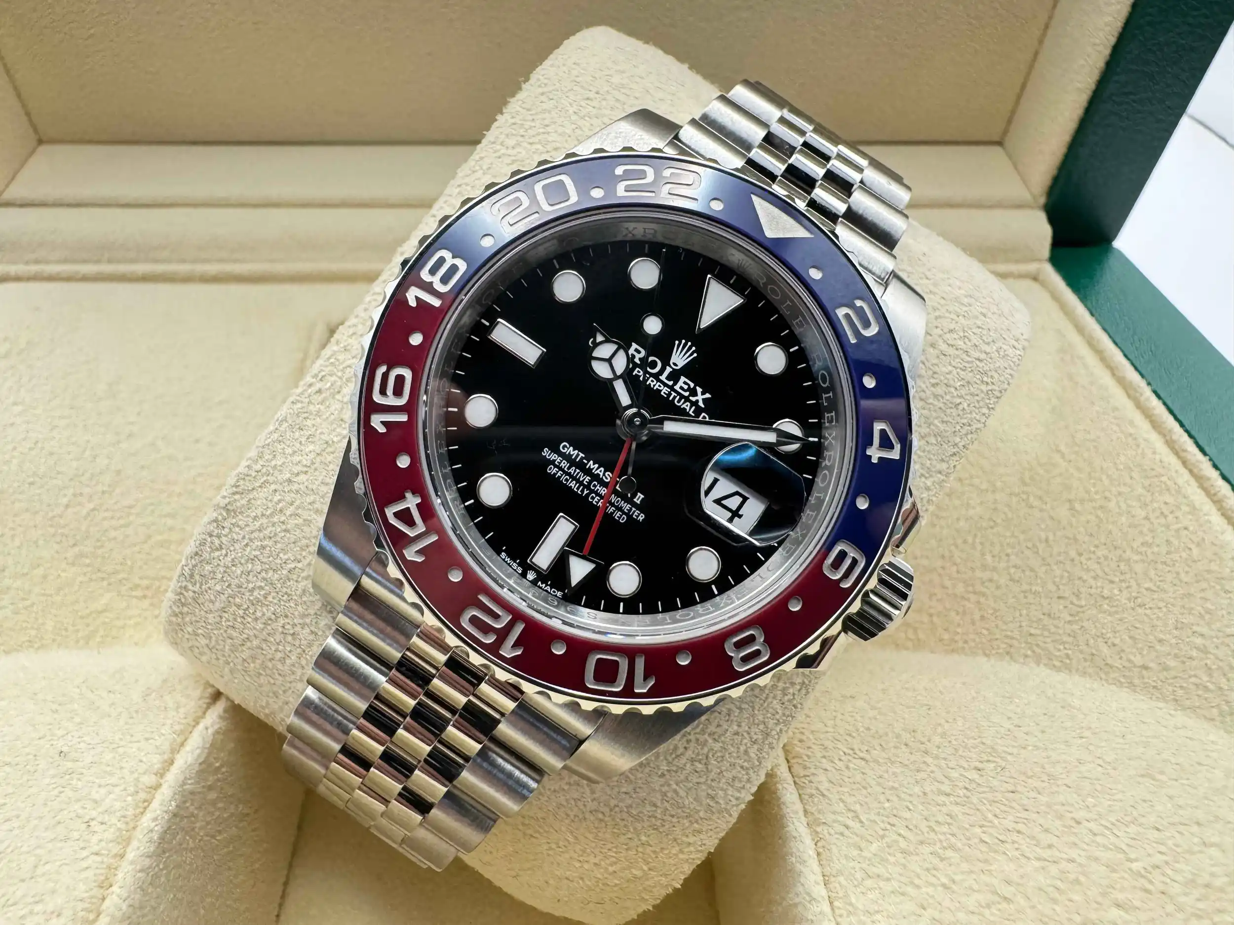 Rolex GMT Master 2 | 40mm | "Pepsi" | Cerachrom Rood-Blauw Keramisch Bezel | Jubilee | 126720BLRO - Image 5