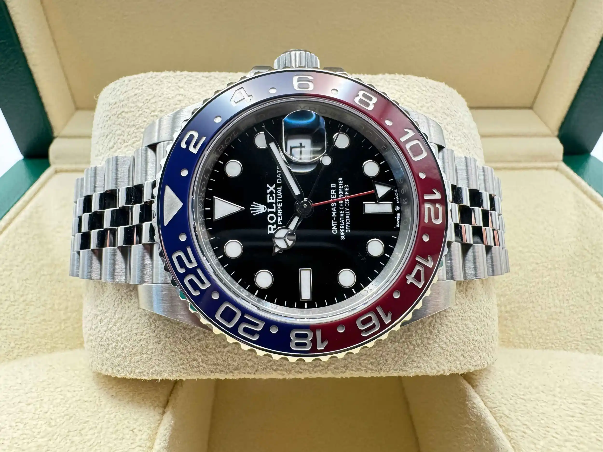 Rolex GMT Master 2 | 40mm | "Pepsi" | Cerachrom Rood-Blauw Keramisch Bezel | Jubilee | 126720BLRO - Image 6