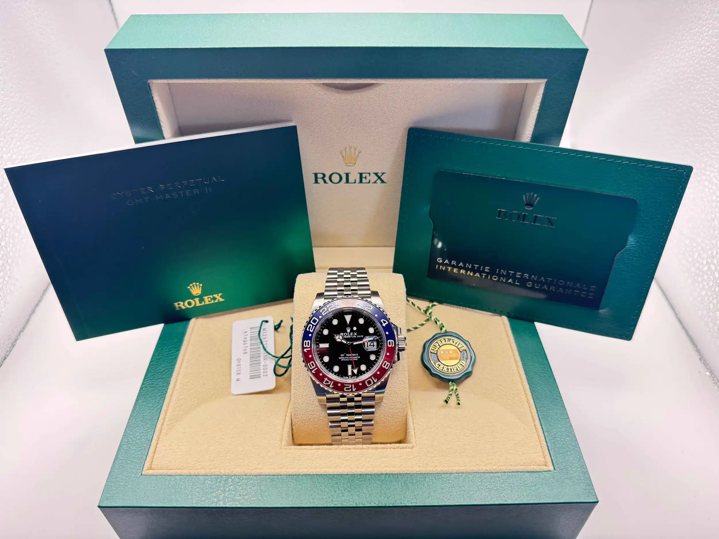 Rolex GMT Master 2 | 40mm | "Pepsi" | Cerachrom Rood-Blauw Keramisch Bezel | Jubilee | 126720BLRO - Image 2