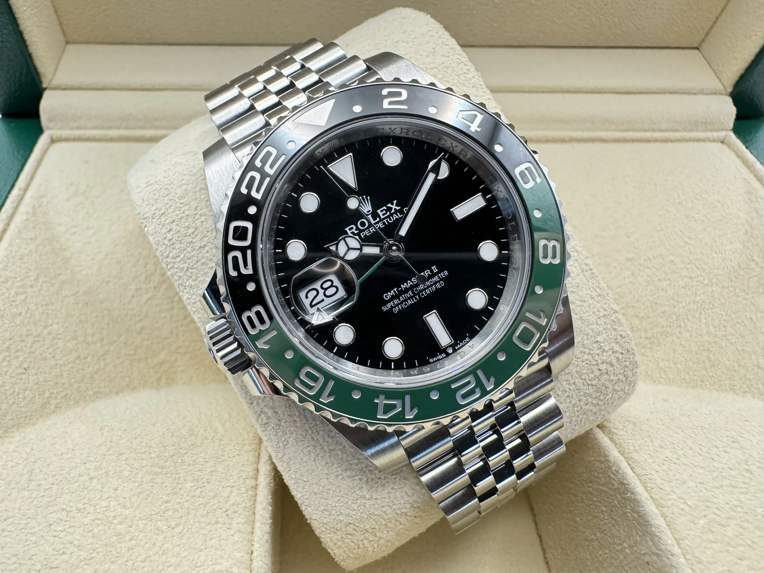 Rolex GMT Master 2 | 40mm | Sprite | Cerachrom Bezel | Jubilee | 126720VTNR - Image 4
