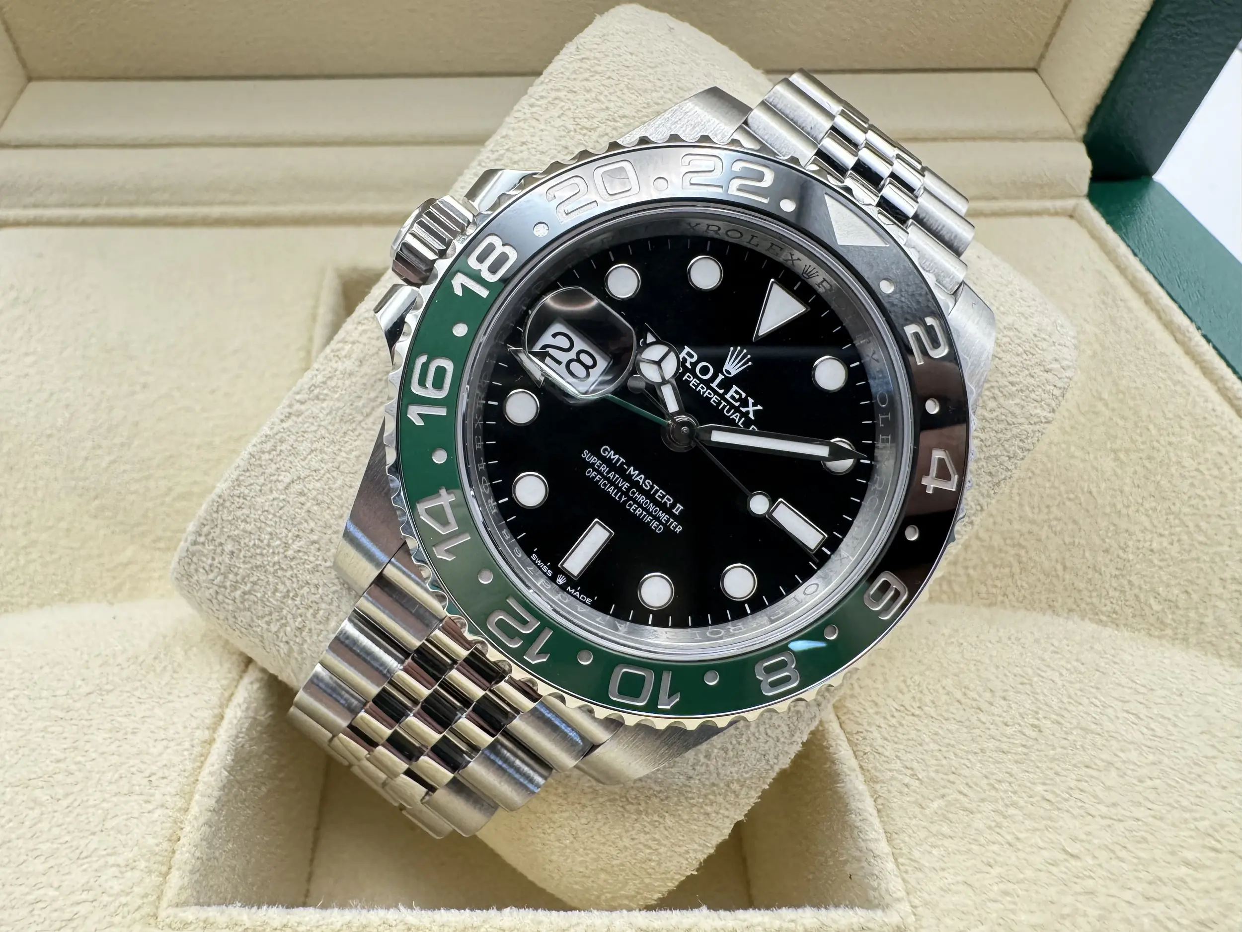 Rolex GMT Master 2 | 40mm | Sprite | Cerachrom Bezel | Jubilee | 126720VTNR - Image 5