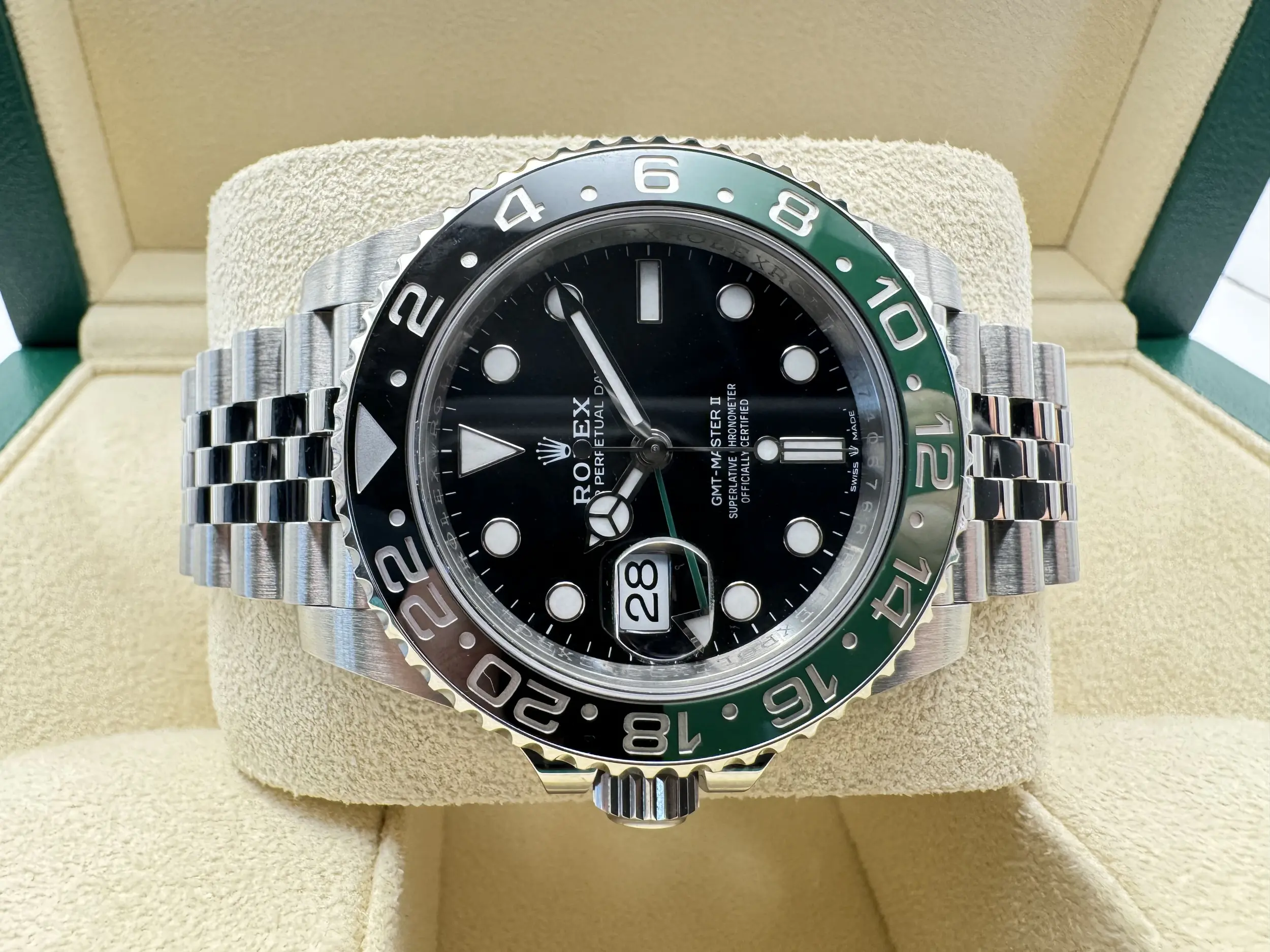 Rolex GMT Master 2 | 40mm | Sprite | Cerachrom Bezel | Jubilee | 126720VTNR - Image 6