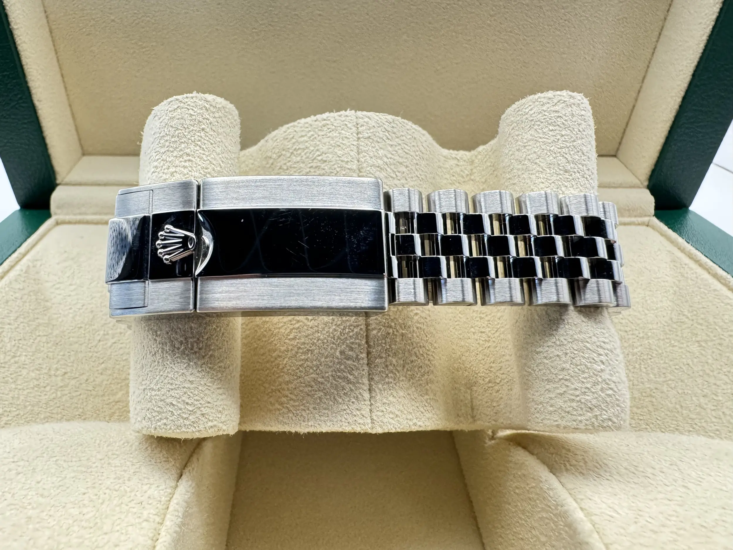 Rolex GMT Master 2 | 40mm | Sprite | Cerachrom Bezel | Jubilee | 126720VTNR - Image 8