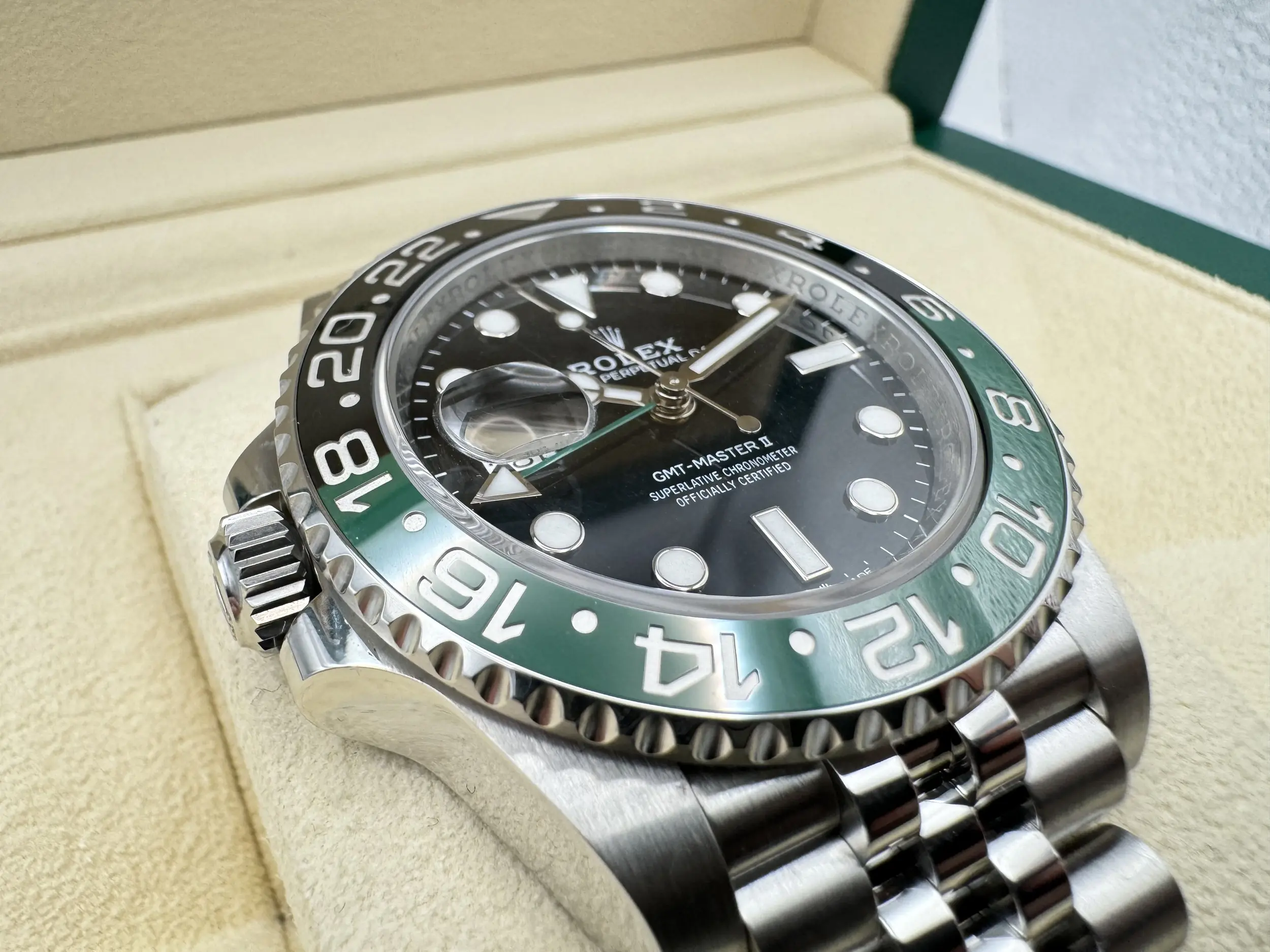 Rolex GMT Master 2 | 40mm | Sprite | Cerachrom Bezel | Jubilee | 126720VTNR - Image 10