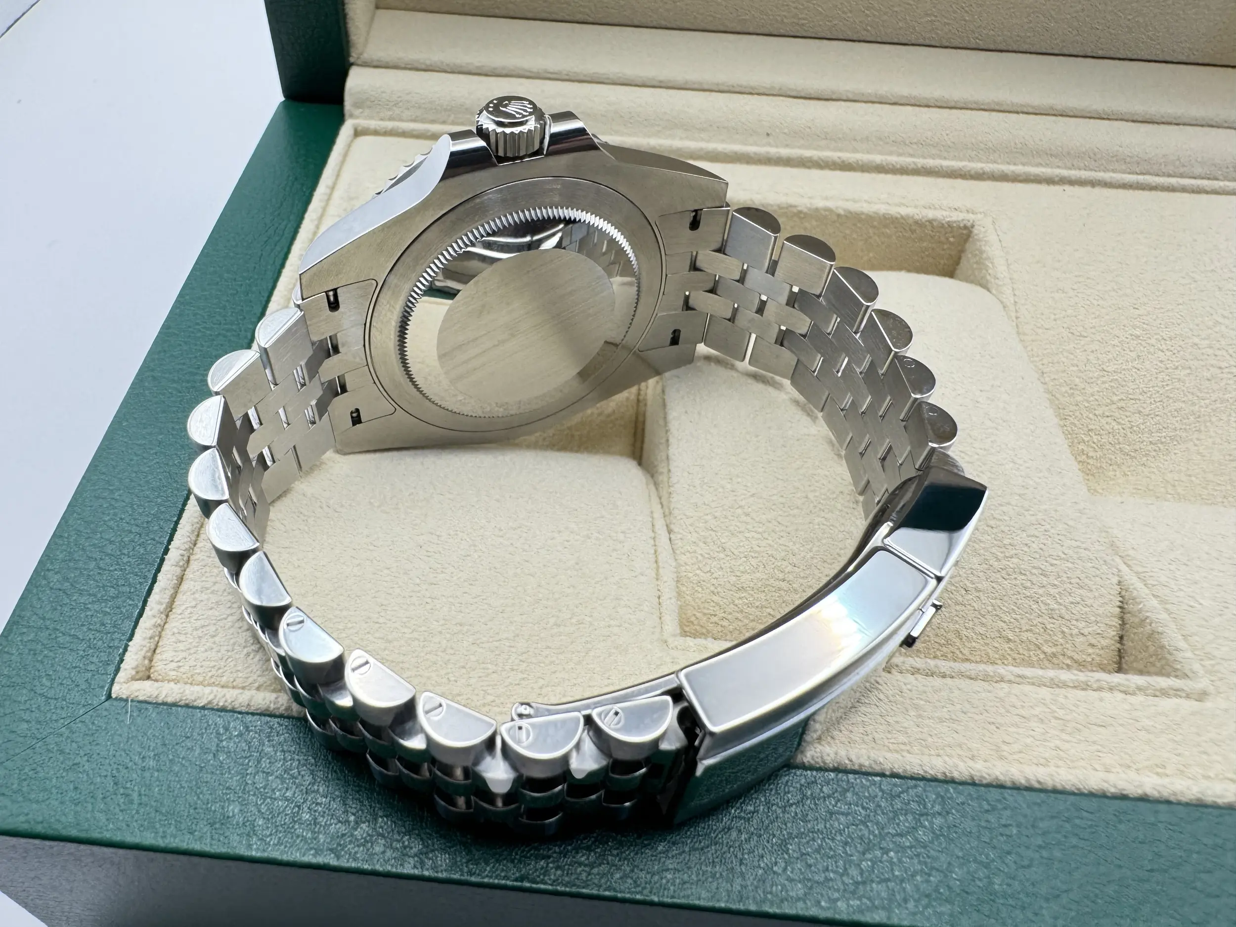 Rolex GMT Master 2 | 40mm | Sprite | Cerachrom Bezel | Jubilee | 126720VTNR - Image 12