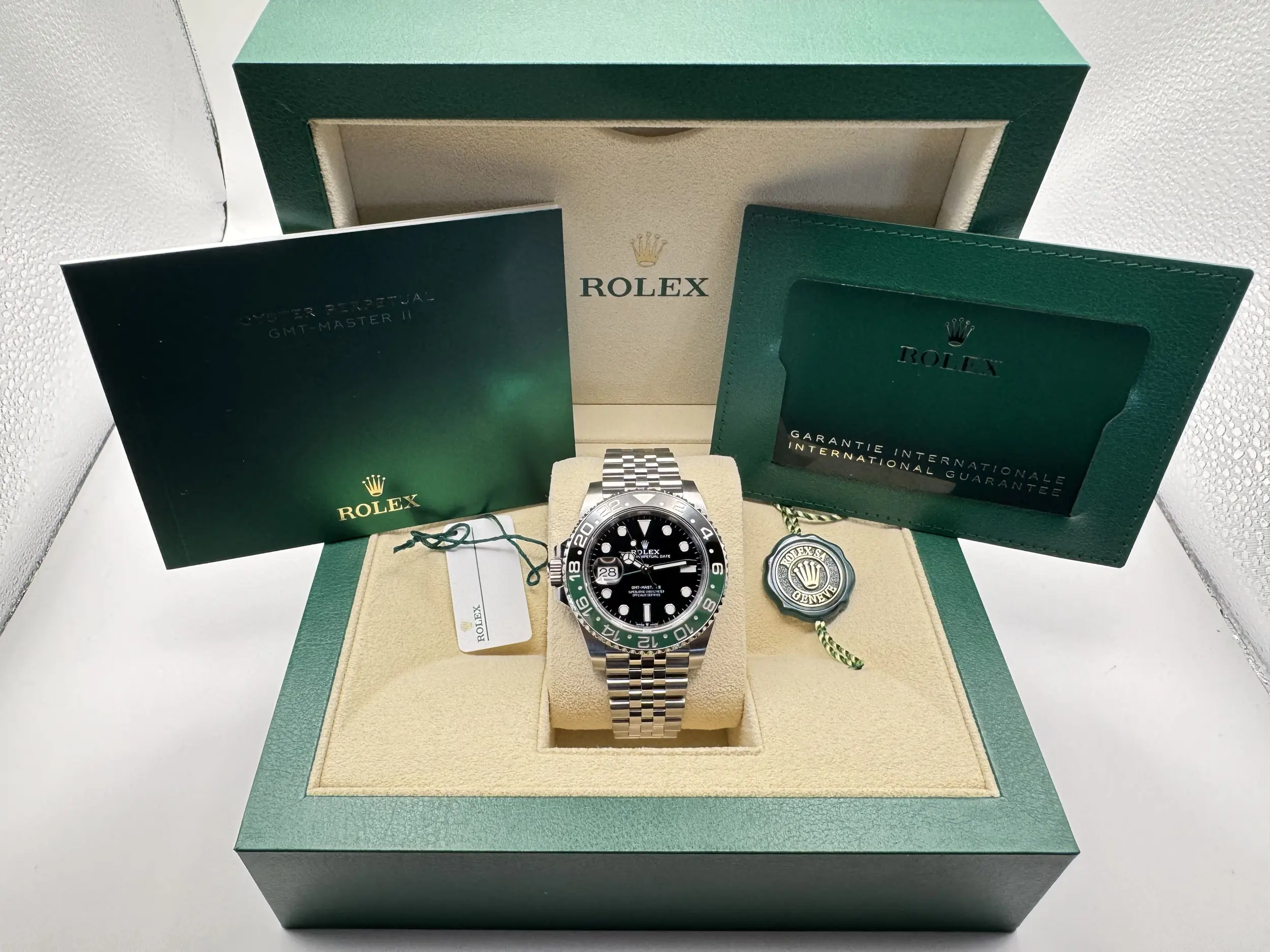 Rolex GMT Master 2 | 40mm | Sprite | Cerachrom Bezel | Jubilee | 126720VTNR - Image 2