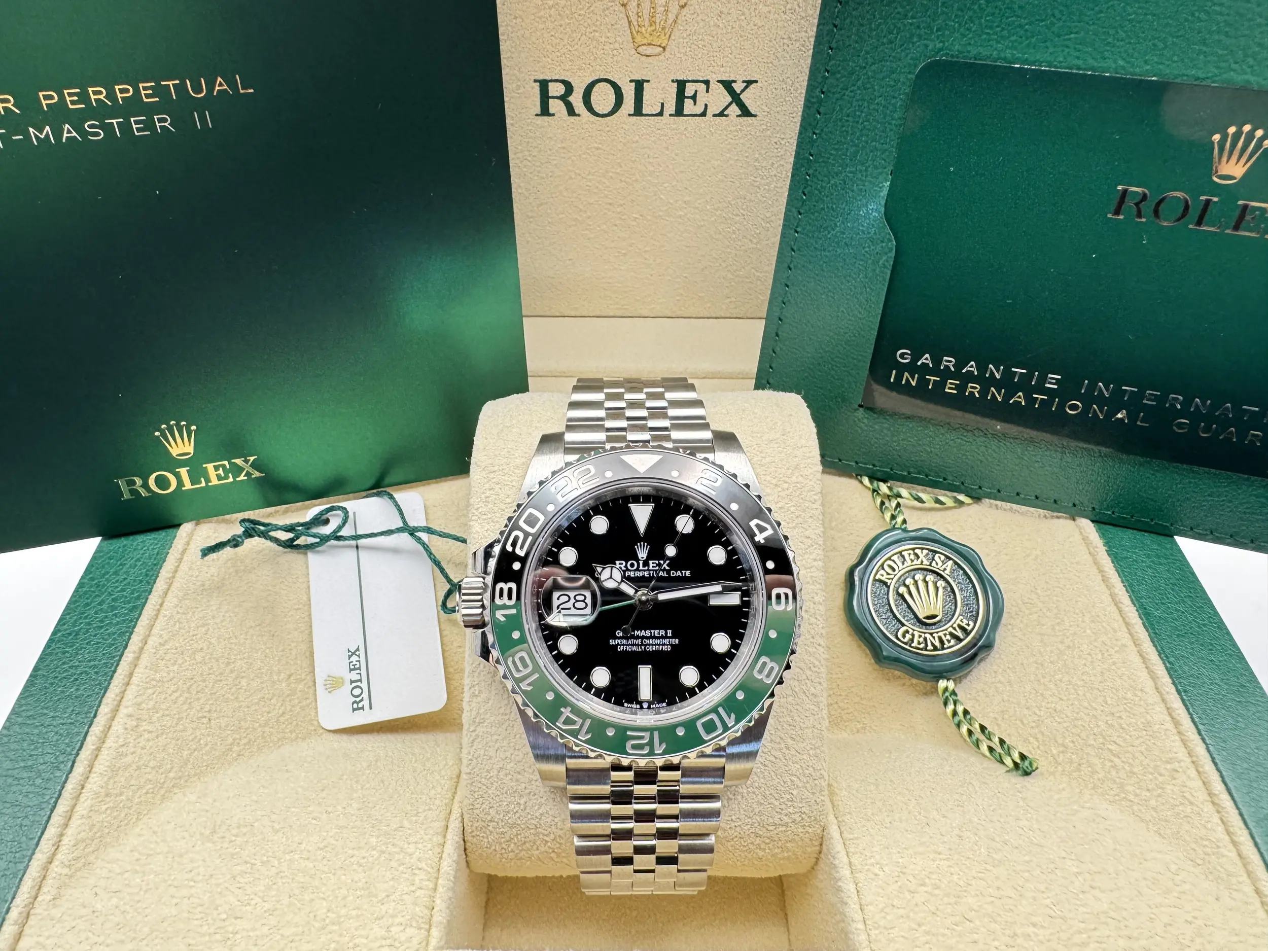 Rolex GMT Master 2 | 40mm | Sprite | Cerachrom Bezel | Jubilee | 126720VTNR - Image 3