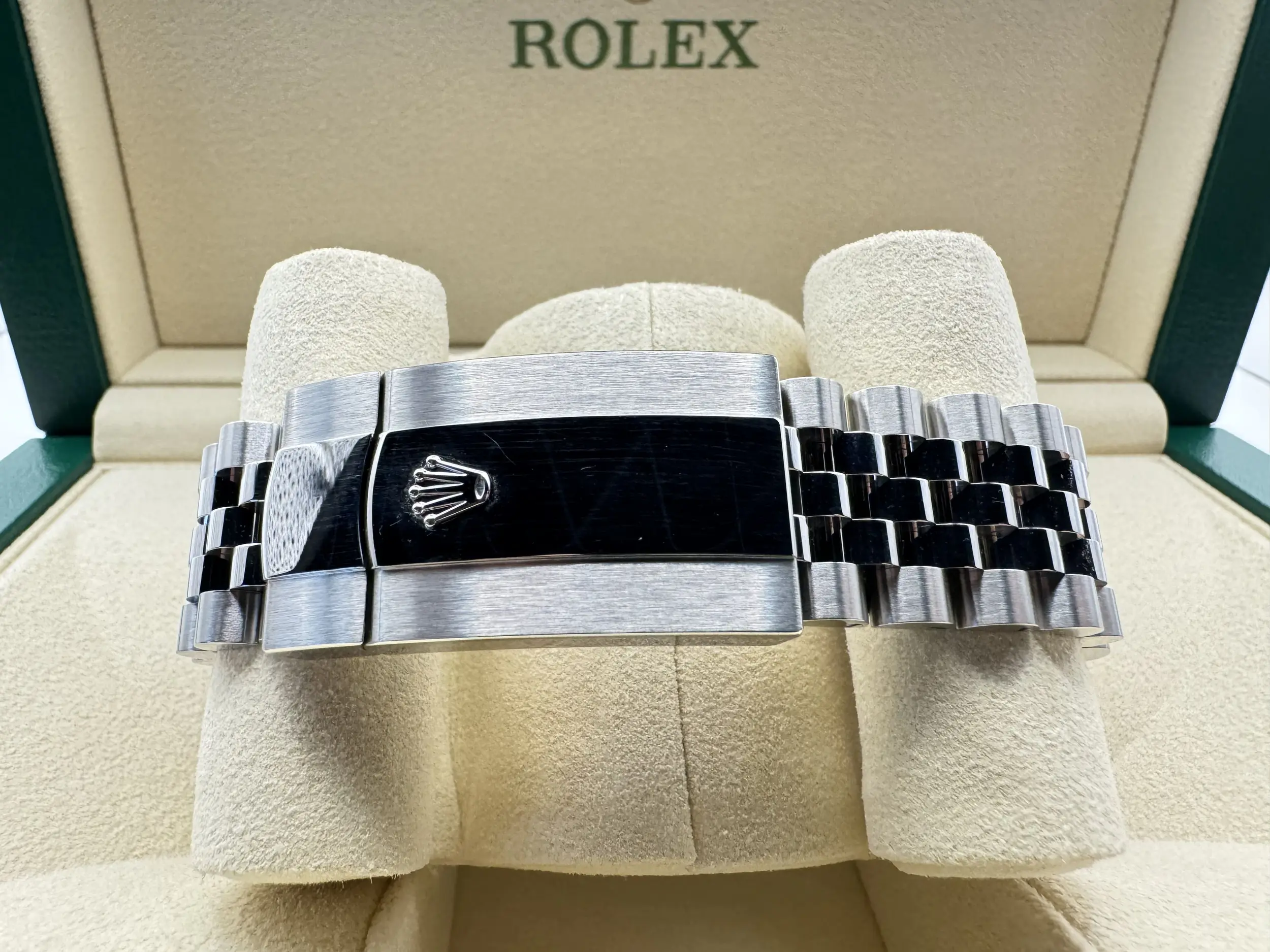 Rolex Sky-Dweller 42mm | Groene Wijzerplaat & 18K Witgoud (Gegroefde Bezel/Lunette) | Jubilee | 336934 - Image 9