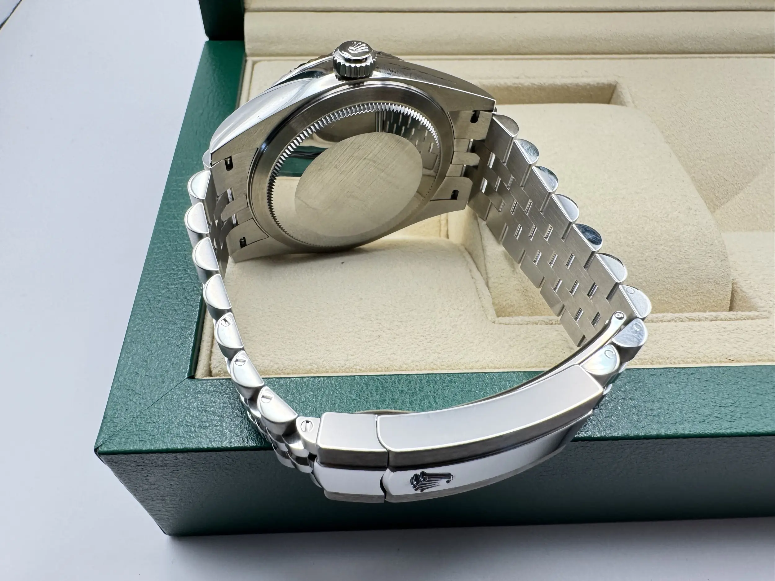 Rolex Sky-Dweller 42mm | Groene Wijzerplaat & 18K Witgoud (Gegroefde Bezel/Lunette) | Jubilee | 336934 - Image 13