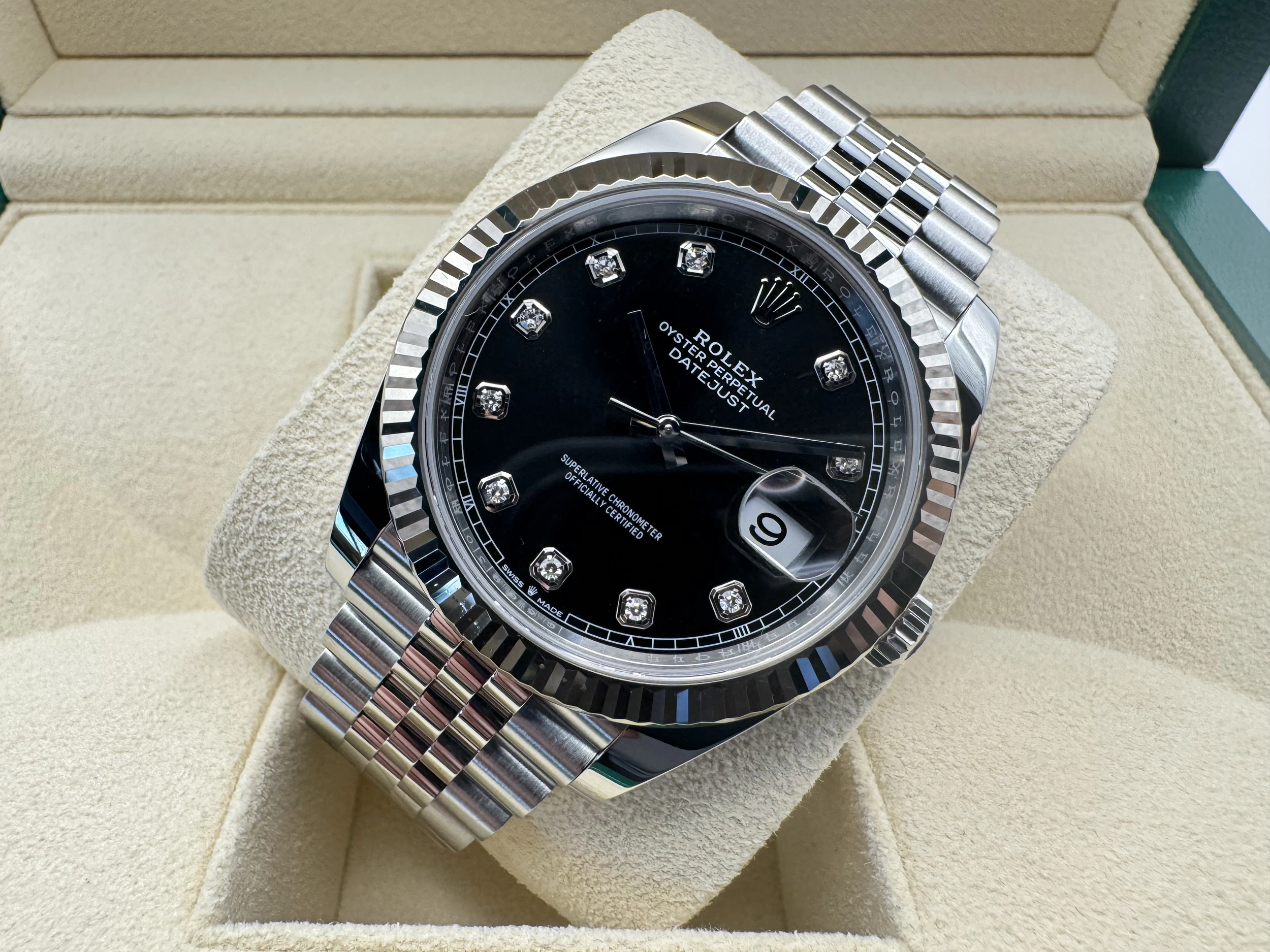 Rolex Datejust 41mm | Zwarte Diamanten Wijzerplaat & 18K Witgouden Fluted Bezel | Jubilee | 126334 - Image 5