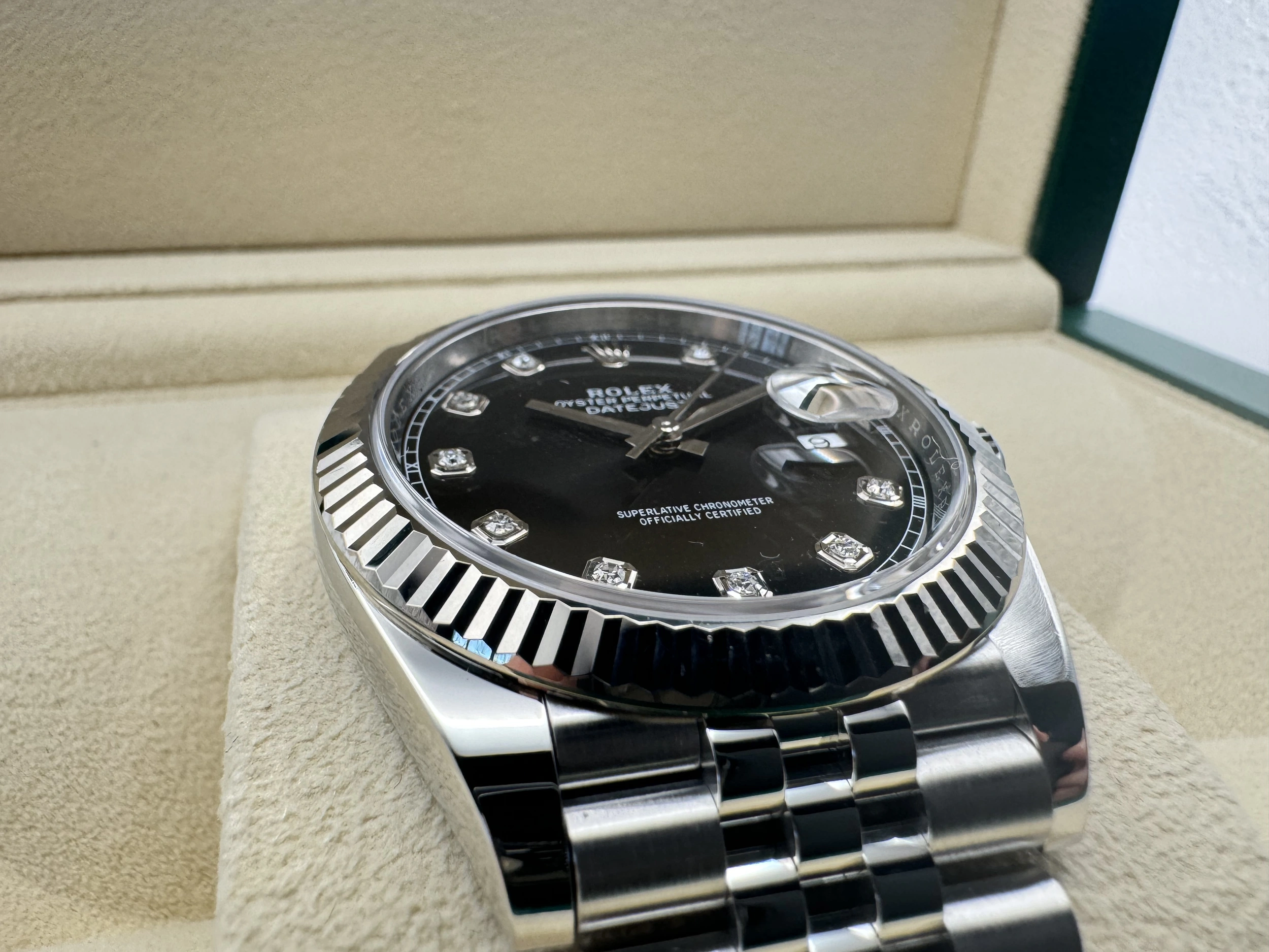 Rolex Datejust 41mm | Zwarte Diamanten Wijzerplaat & 18K Witgouden Fluted Bezel | Jubilee | 126334 - Image 10