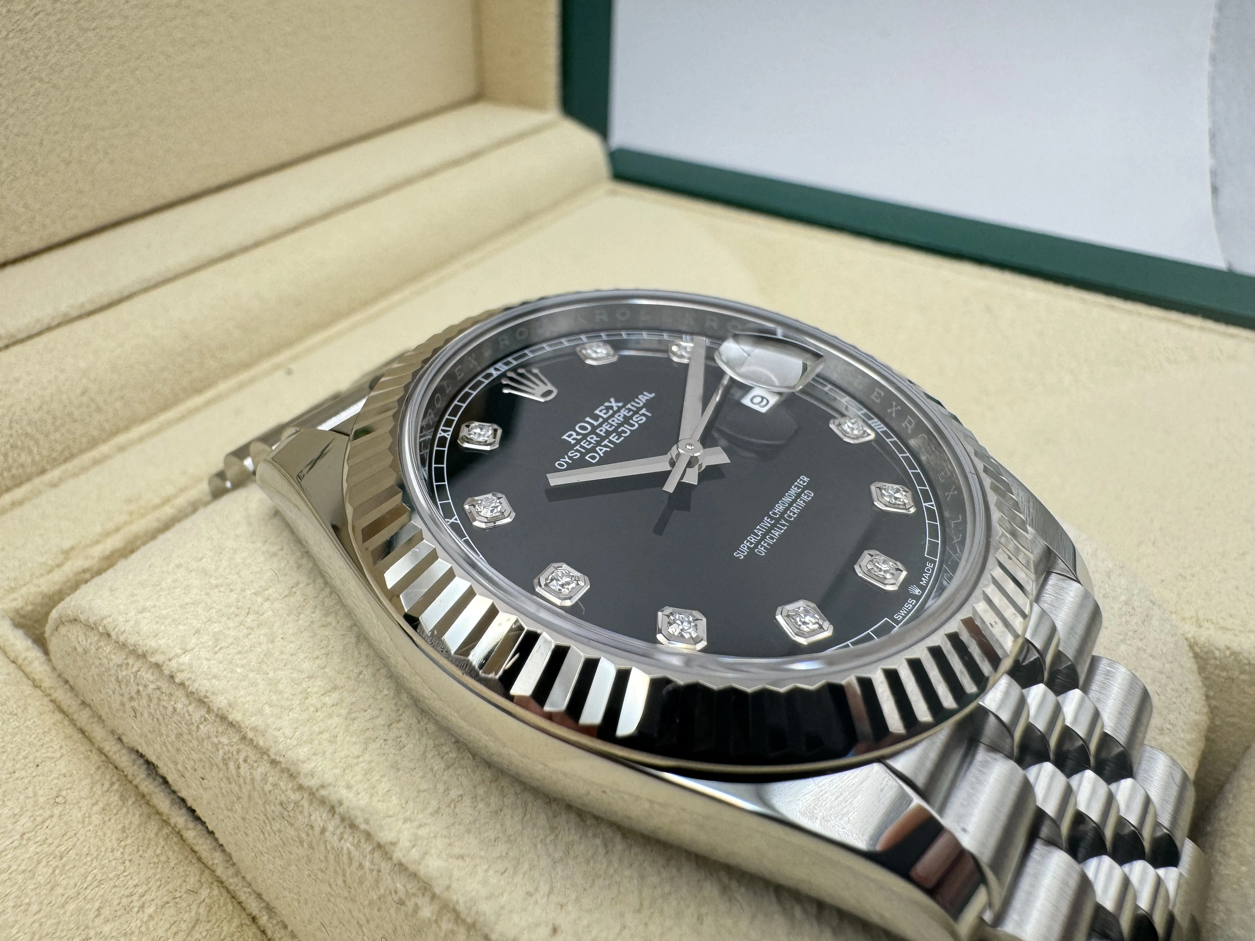 Rolex Datejust 41mm | Zwarte Diamanten Wijzerplaat & 18K Witgouden Fluted Bezel | Jubilee | 126334 - Image 11