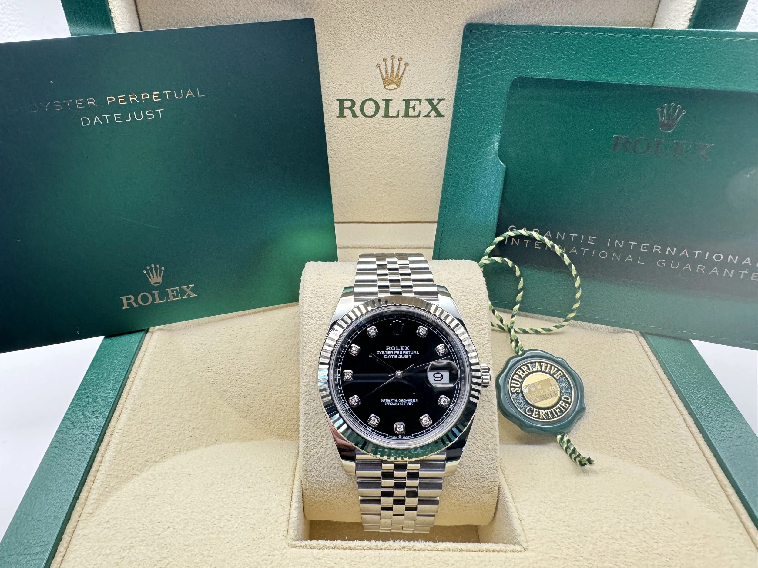 Rolex Datejust 41mm | Zwarte Diamanten Wijzerplaat & 18K Witgouden Fluted Bezel | Jubilee | 126334 - Image 3