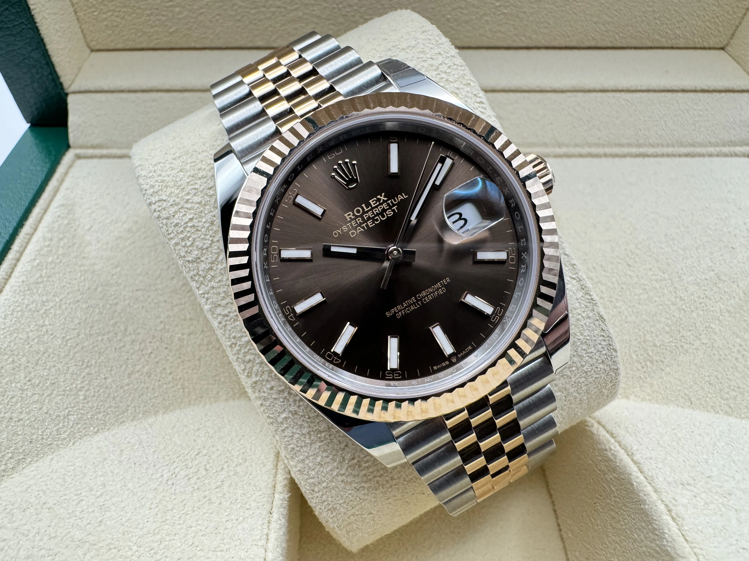 Rolex Datejust 41mm | Chocoladebruine Wijzerplaat & 18K Everose Goud Gekartelde Bezel | Jubilee | 126331 - Image 3