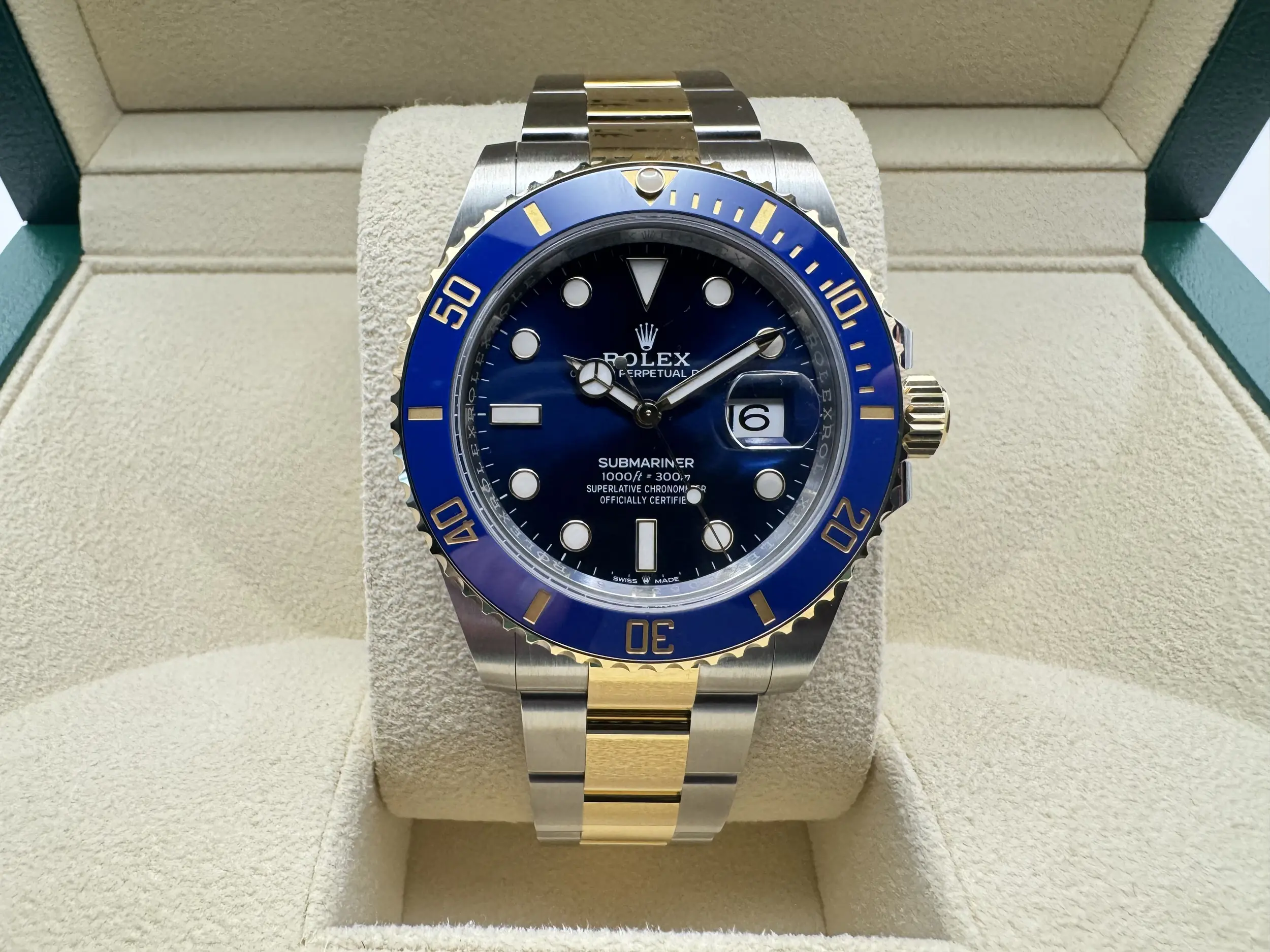 Rolex Submariner 41mm | “Bluesy” | 18K Geelgoud Lunette Met Blauwe Cerachrom Bezel | Oystersteel | 126613LB