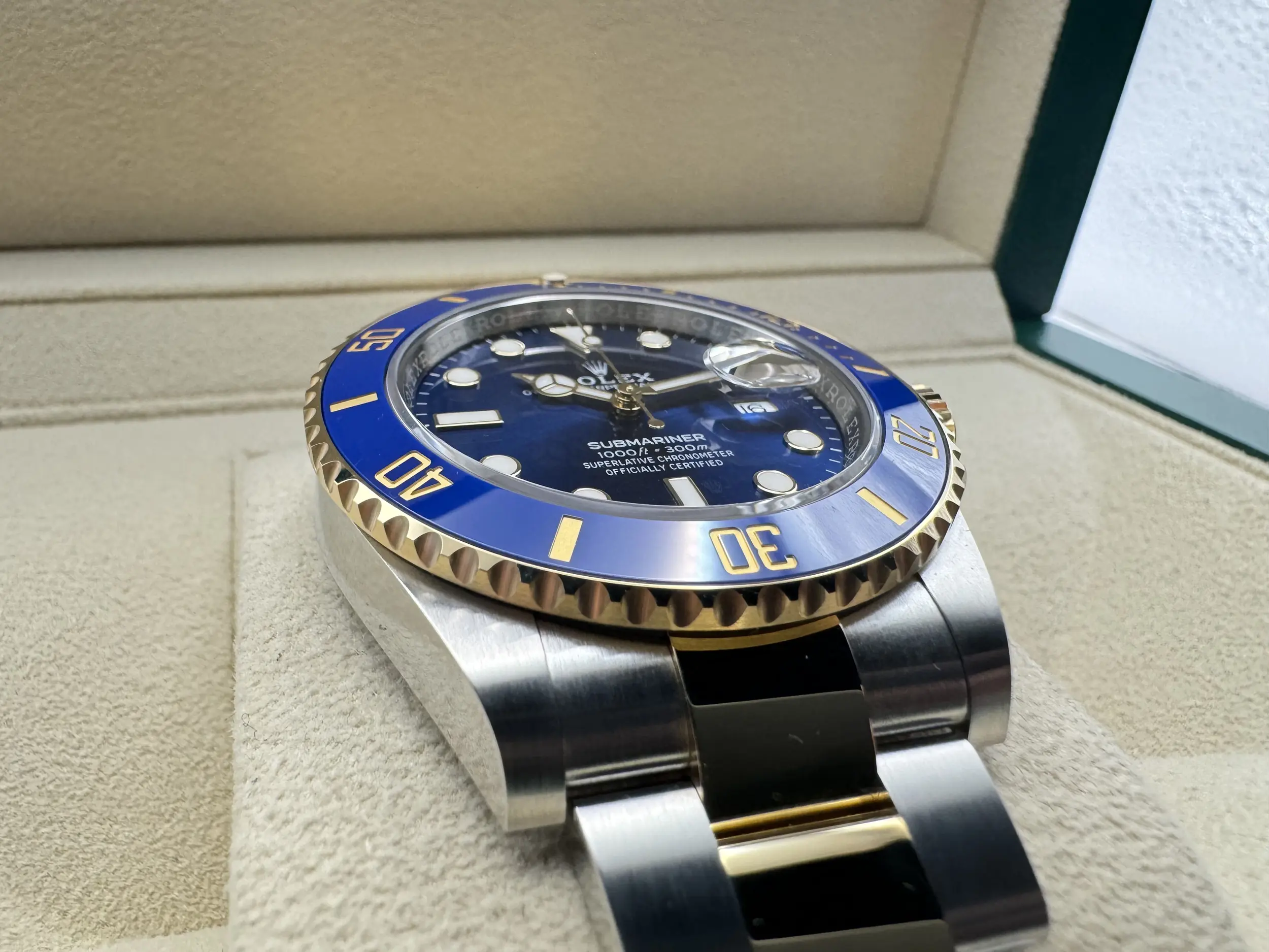 Rolex Submariner 41mm | “Bluesy” | 18K Geelgoud Lunette Met Blauwe Cerachrom Bezel | Oystersteel | 126613LB - Image 8