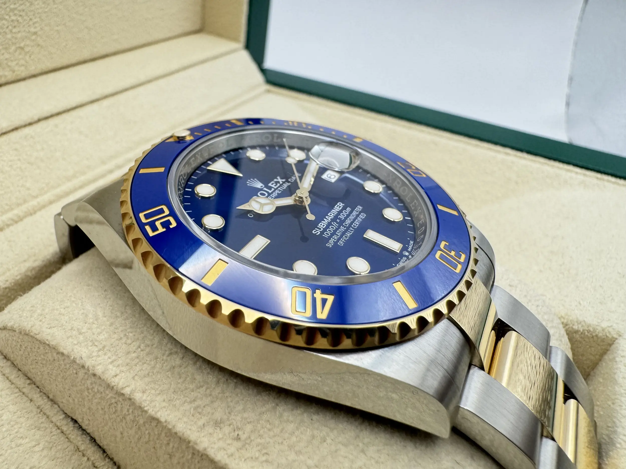 Rolex Submariner 41mm | “Bluesy” | 18K Geelgoud Lunette Met Blauwe Cerachrom Bezel | Oystersteel | 126613LB - Image 9