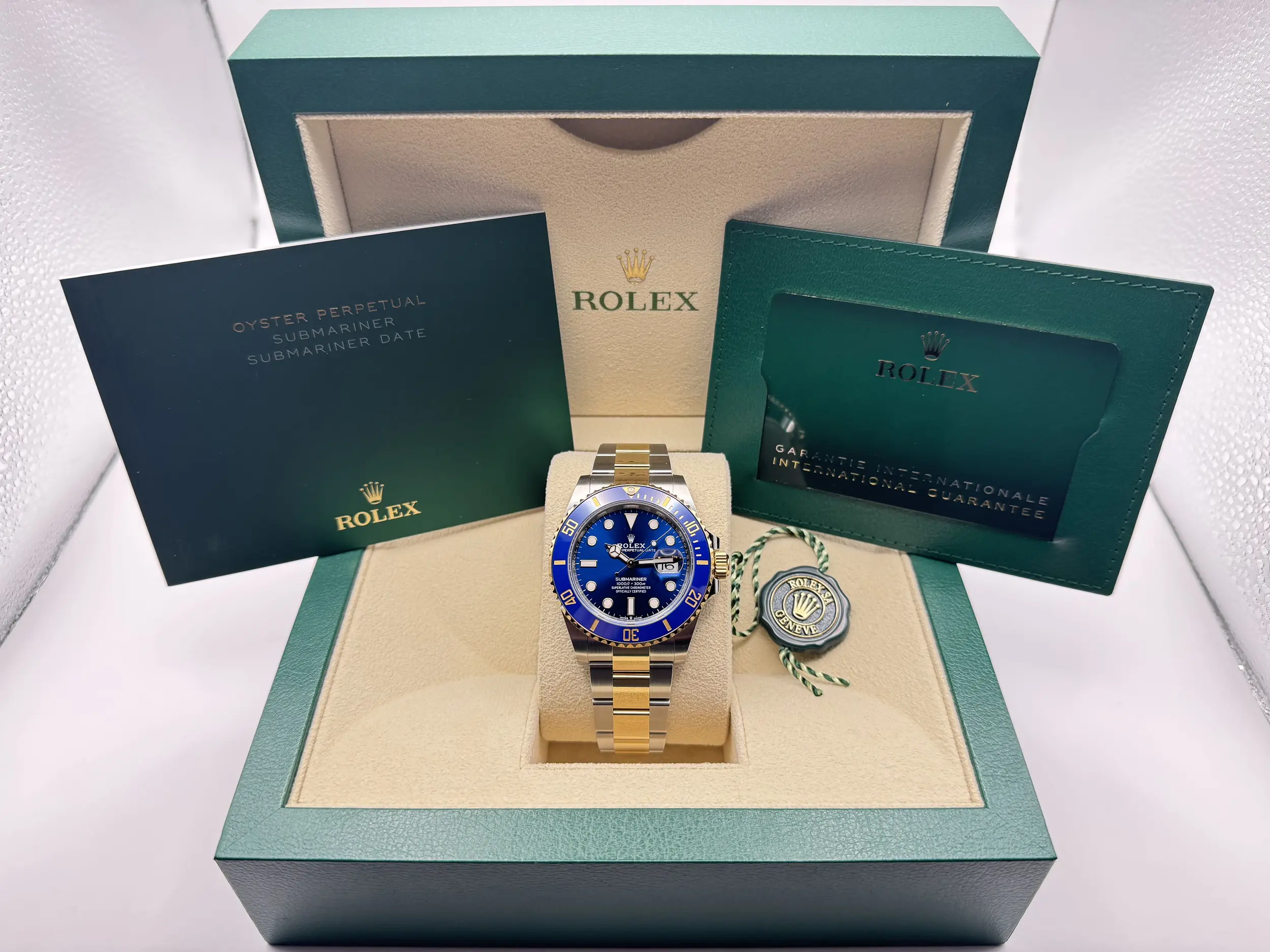 Rolex Submariner 41mm | “Bluesy” | 18K Geelgoud Lunette Met Blauwe Cerachrom Bezel | Oystersteel | 126613LB - Image 2