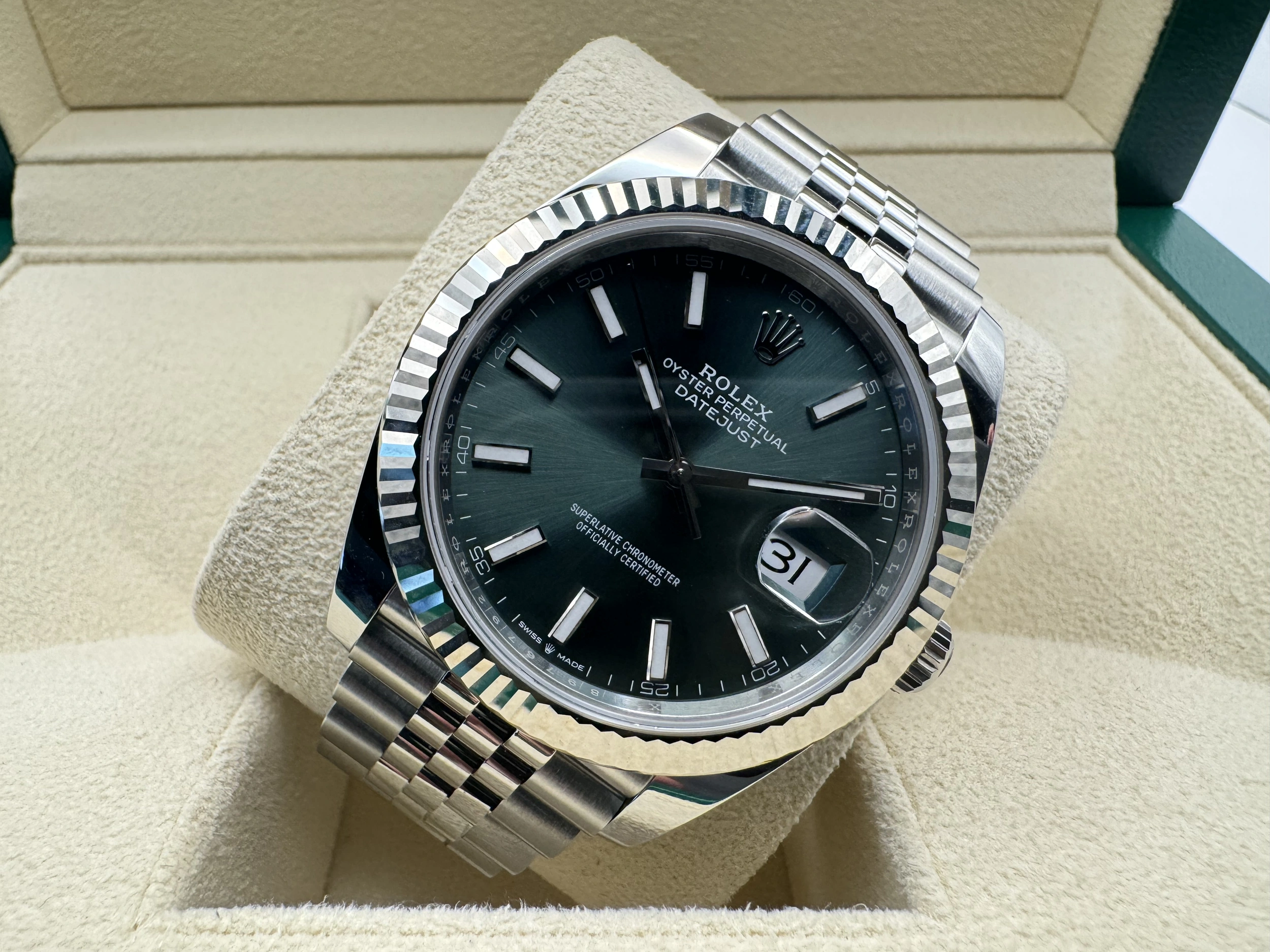 Rolex Datejust 41mm | Mintgroene Wijzerplaat | 18K Witgoud Gekartelde Bezel/Lunette | Jubilee | 126334 - Image 5