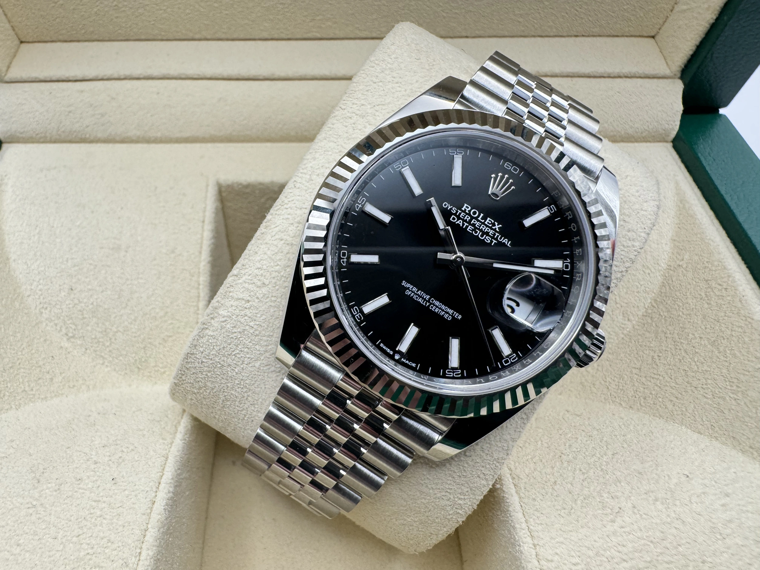 Rolex Datejust 41mm | Zwarte Wijzerplaat | 18K Witgoud Gekarteld Lunette | Jubilee |126334 - Image 5
