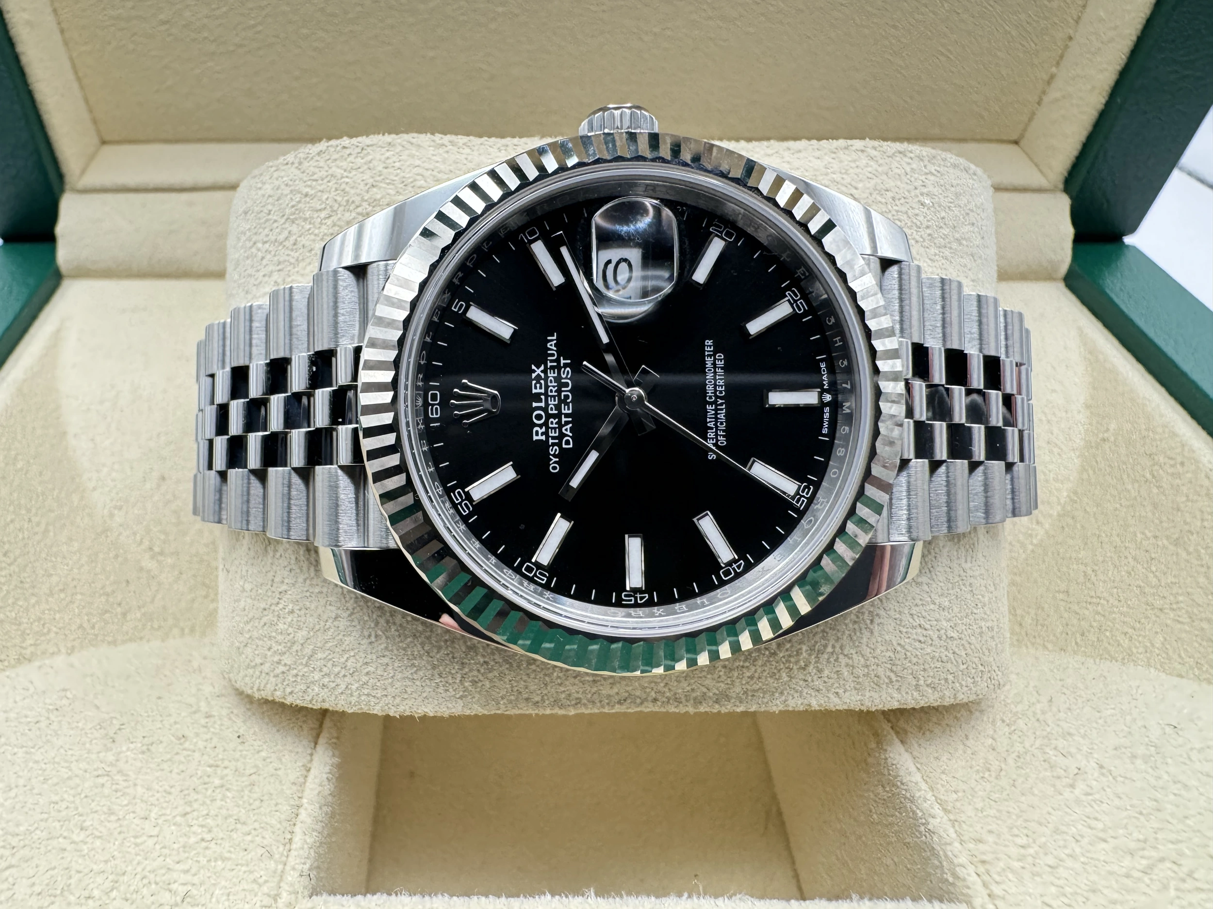 Rolex Datejust 41mm | Zwarte Wijzerplaat | 18K Witgoud Gekarteld Lunette | Jubilee |126334 - Image 6