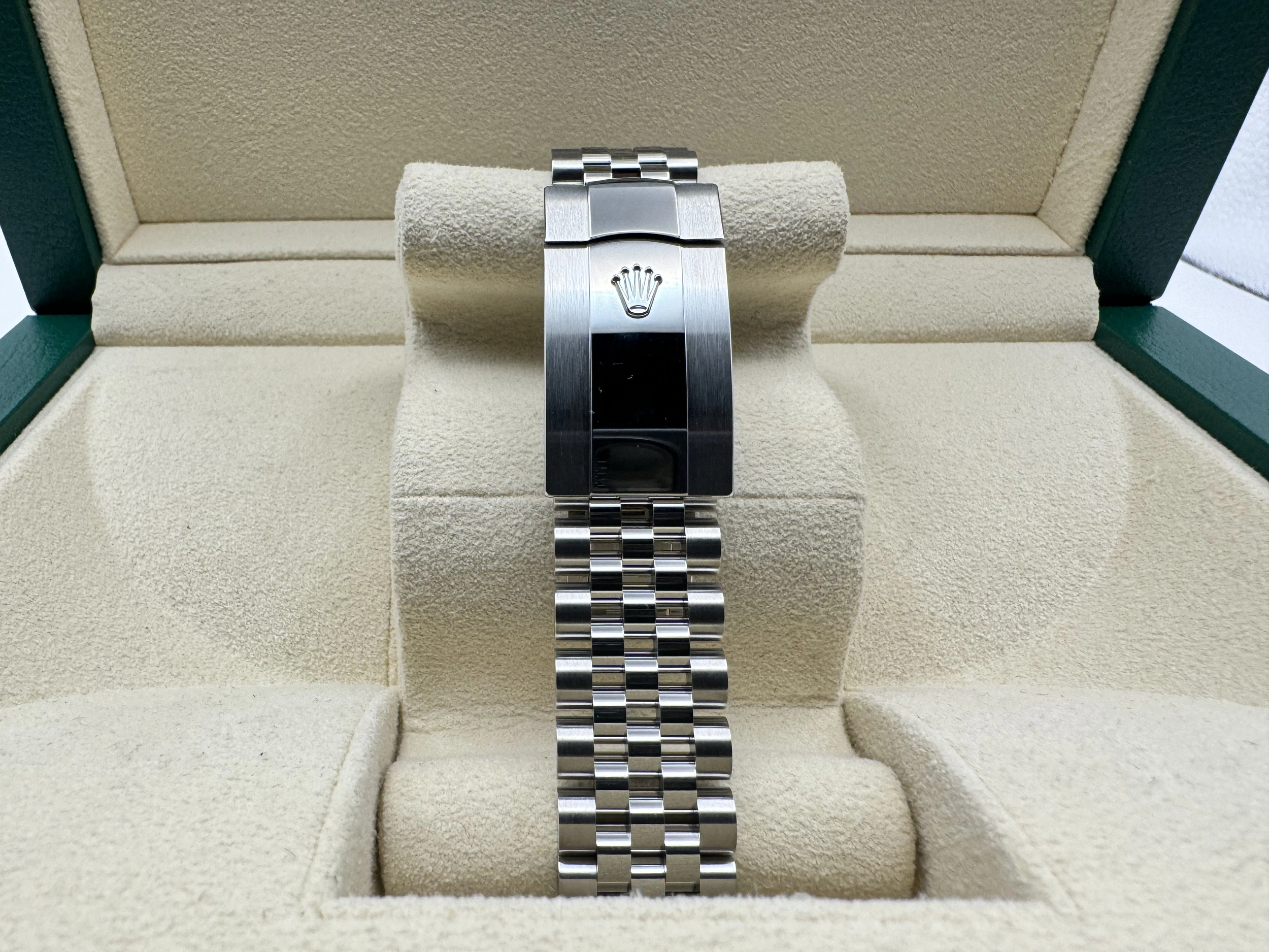 Rolex Datejust 41mm | Zwarte Wijzerplaat | 18K Witgoud Gekarteld Lunette | Jubilee |126334 - Image 7
