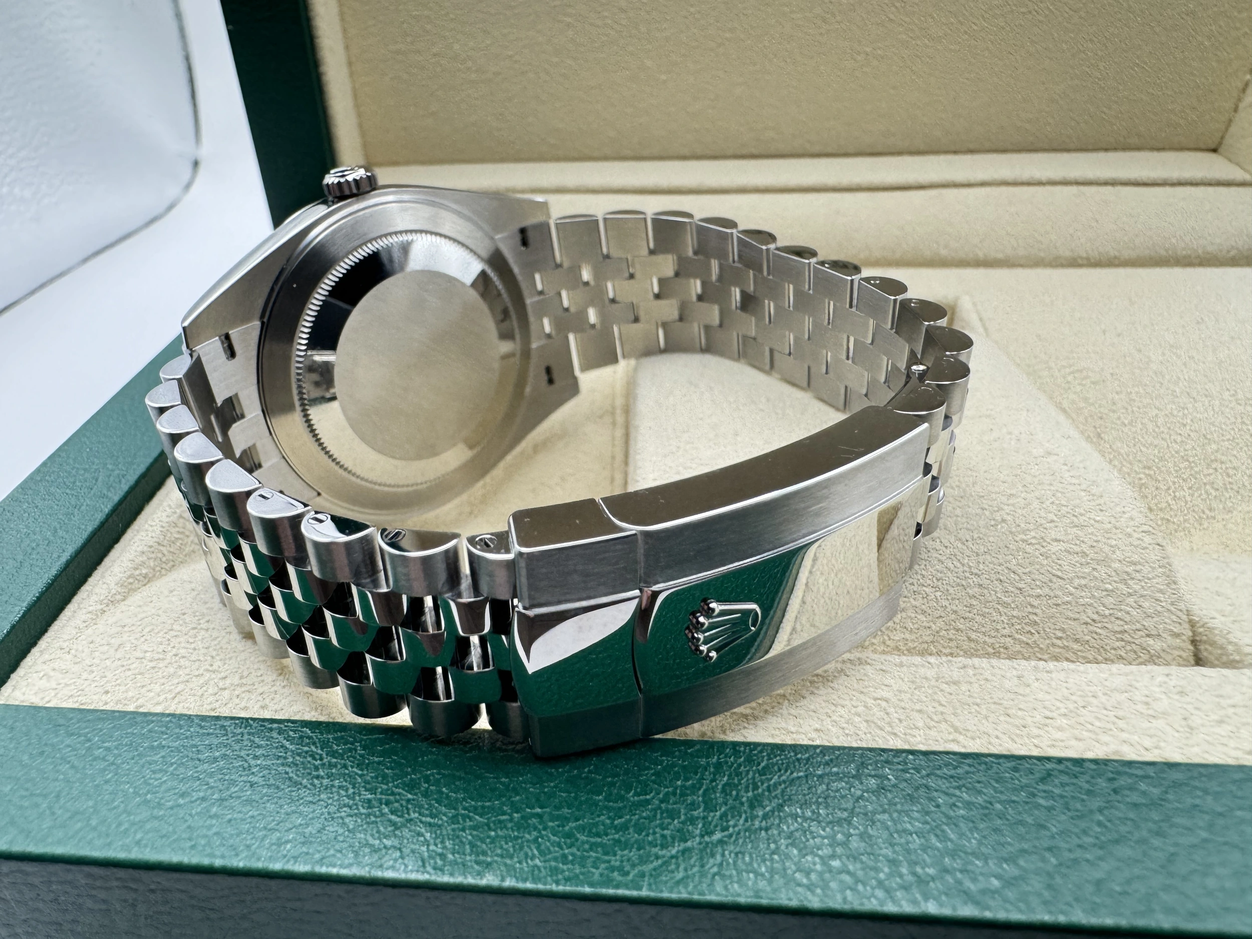 Rolex Datejust 41mm | Zwarte Wijzerplaat | 18K Witgoud Gekarteld Lunette | Jubilee |126334 - Image 11