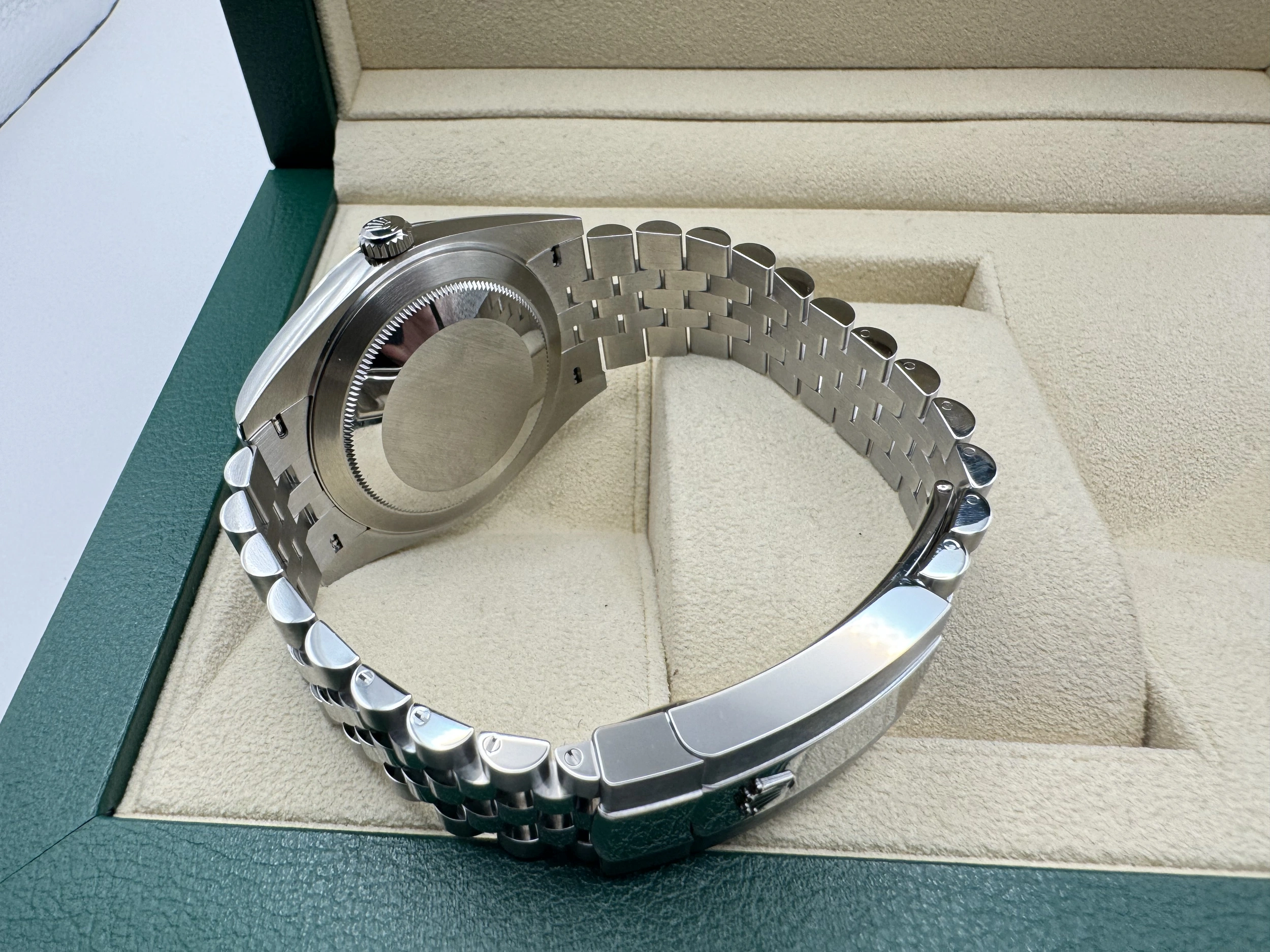 Rolex Datejust 41mm | Zwarte Wijzerplaat | 18K Witgoud Gekarteld Lunette | Jubilee |126334 - Image 12
