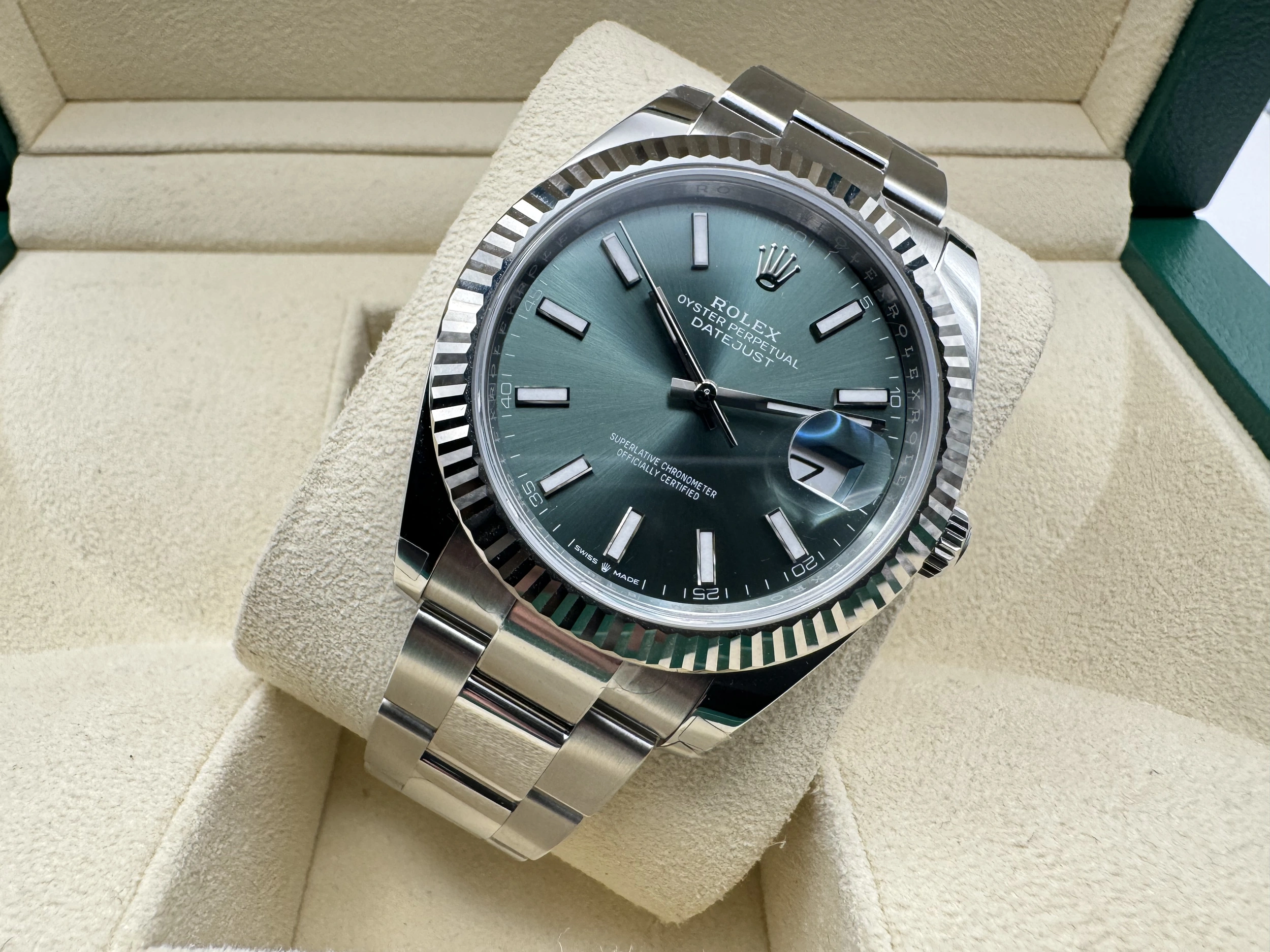 Rolex Datejust 41mm | Mint Groene Wijzerplaat | 18K Witgoud Gekarteld Lunette | Oystersteel | 126334 - Image 5