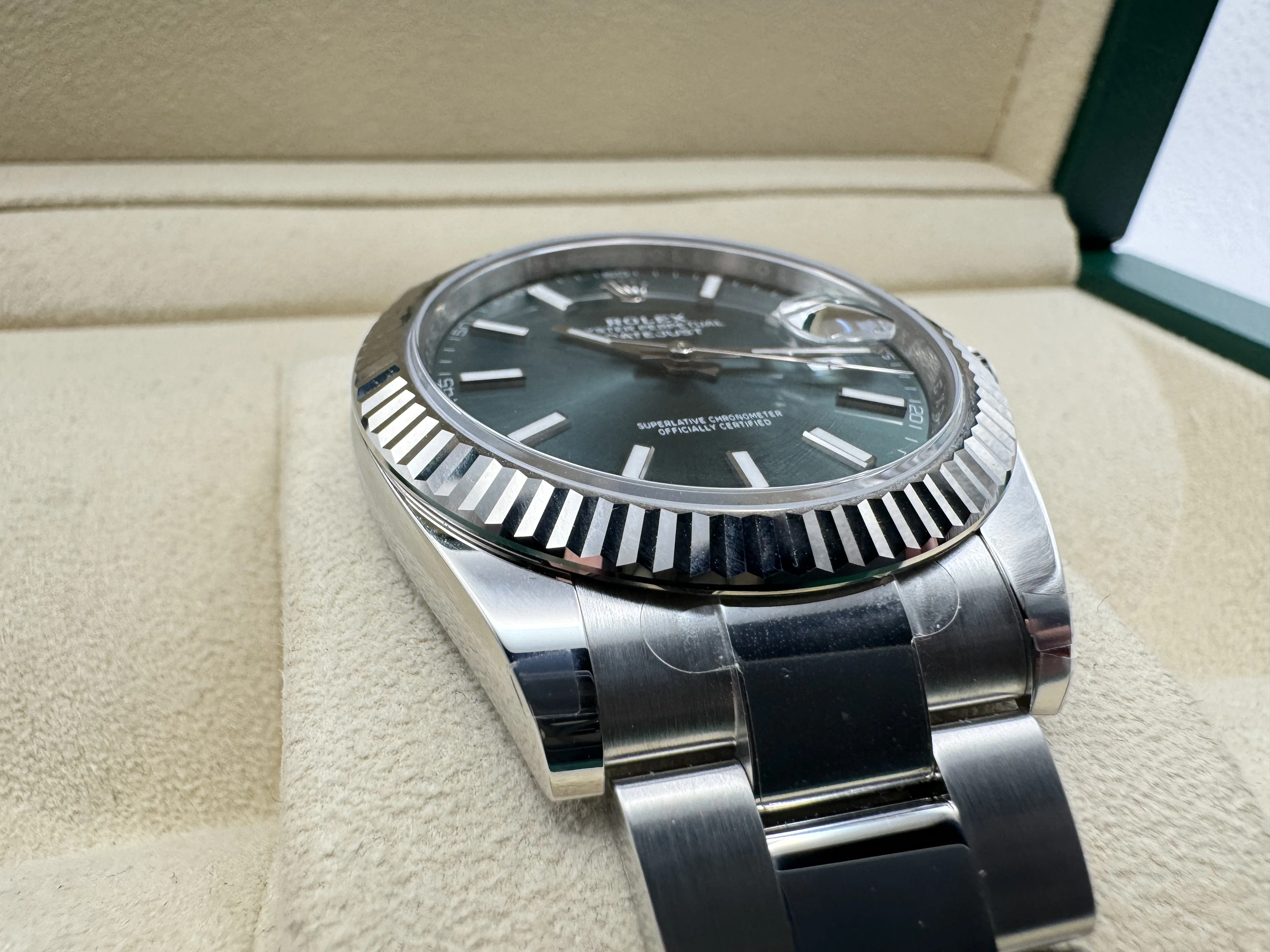 Rolex Datejust 41mm | Mint Groene Wijzerplaat | 18K Witgoud Gekarteld Lunette | Oystersteel | 126334 - Image 9