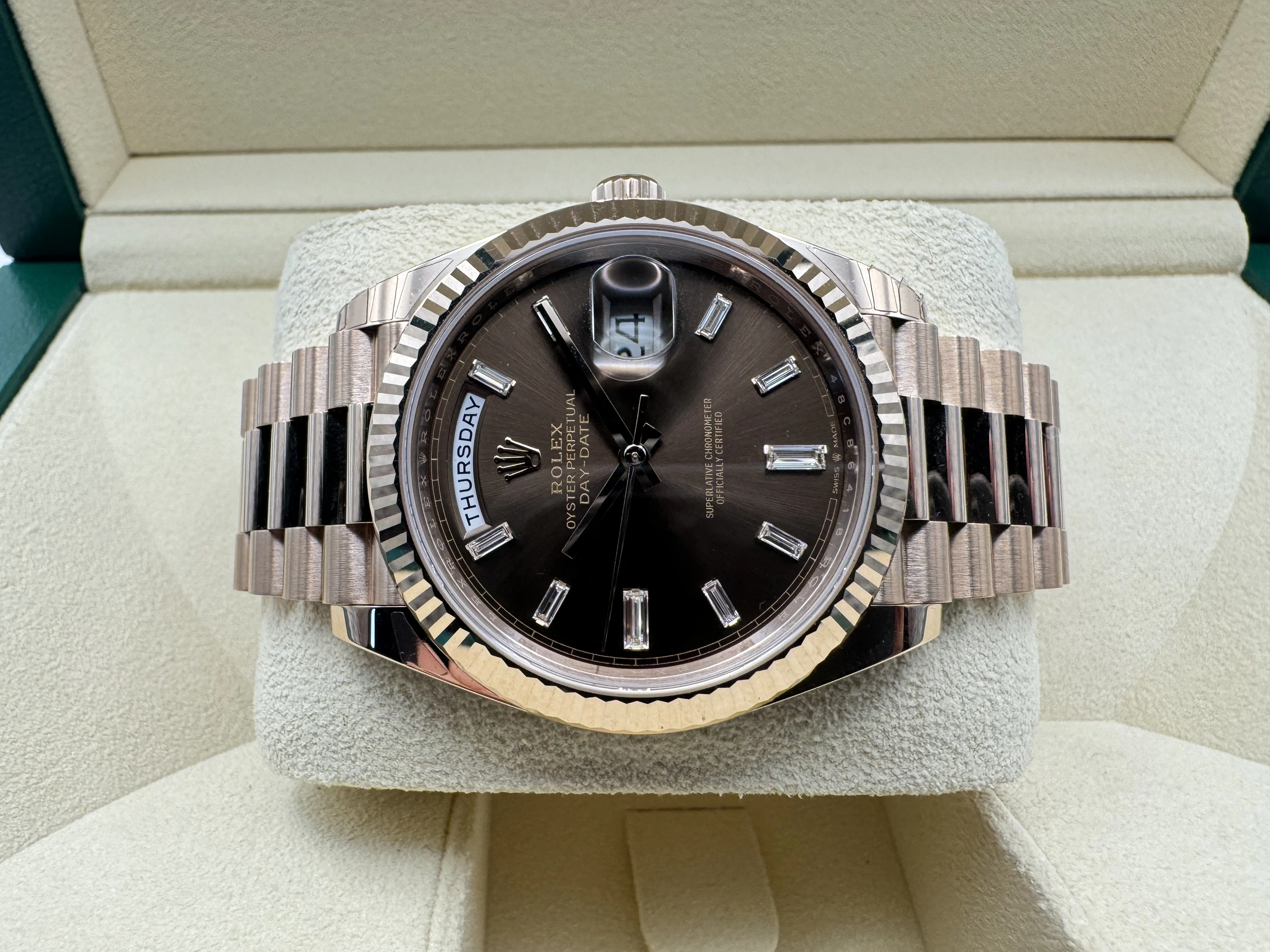 Rolex Daydate 40mm | Chocoladebruin Wijzerplaat Met Diamanten & 18K Everose Goud | President-band Massief 18K Everose Goud | 228235 - Image 6