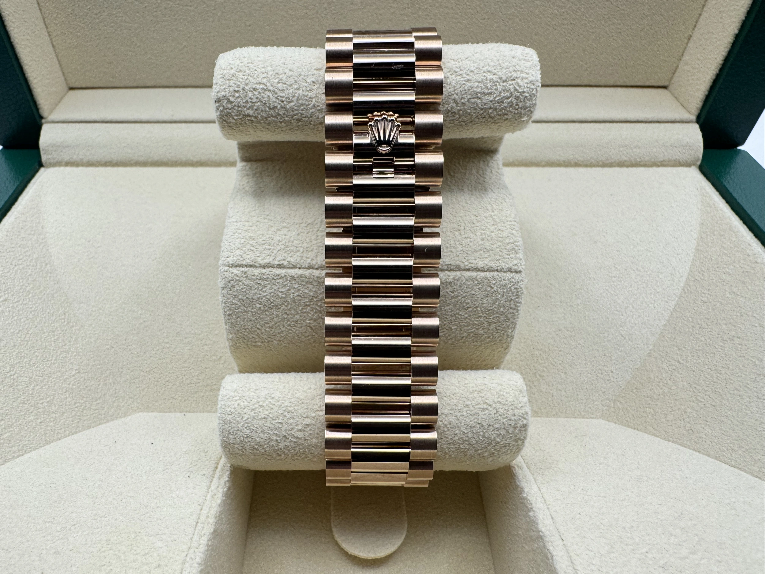 Rolex Daydate 40mm | Chocoladebruin Wijzerplaat Met Diamanten & 18K Everose Goud | President-band Massief 18K Everose Goud | 228235 - Image 7
