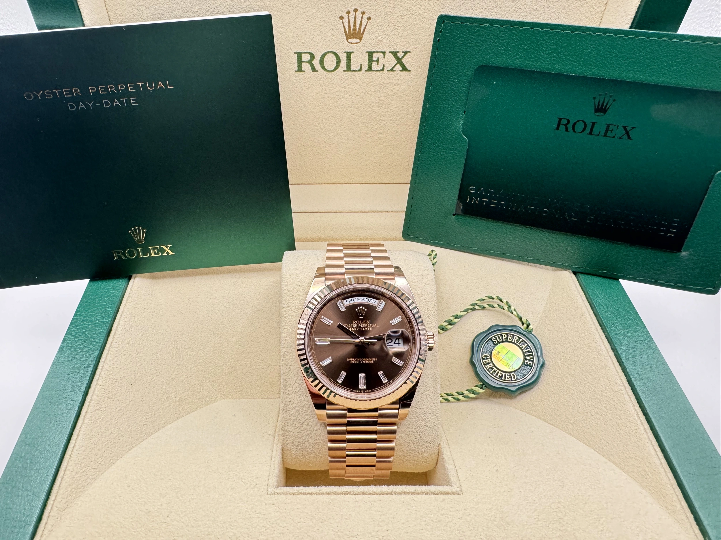 Rolex Daydate 40mm | Chocoladebruin Wijzerplaat Met Diamanten & 18K Everose Goud | President-band Massief 18K Everose Goud | 228235 - Image 3