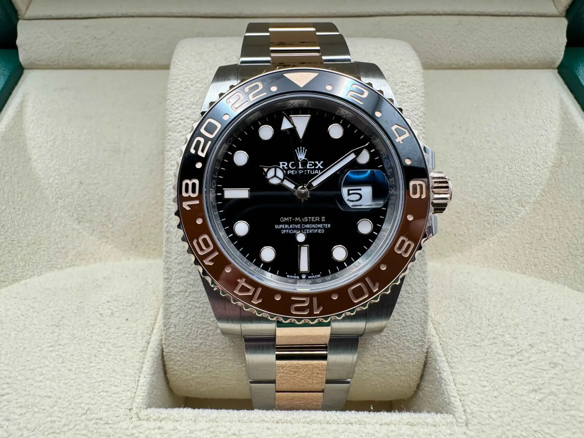 Rolex GMT Master 2 | 40mm | “Rootbeer” | 18K Everose Goud | Two-tone Cerachrom Bezel Zwart/Bruinen | 126711CHNR