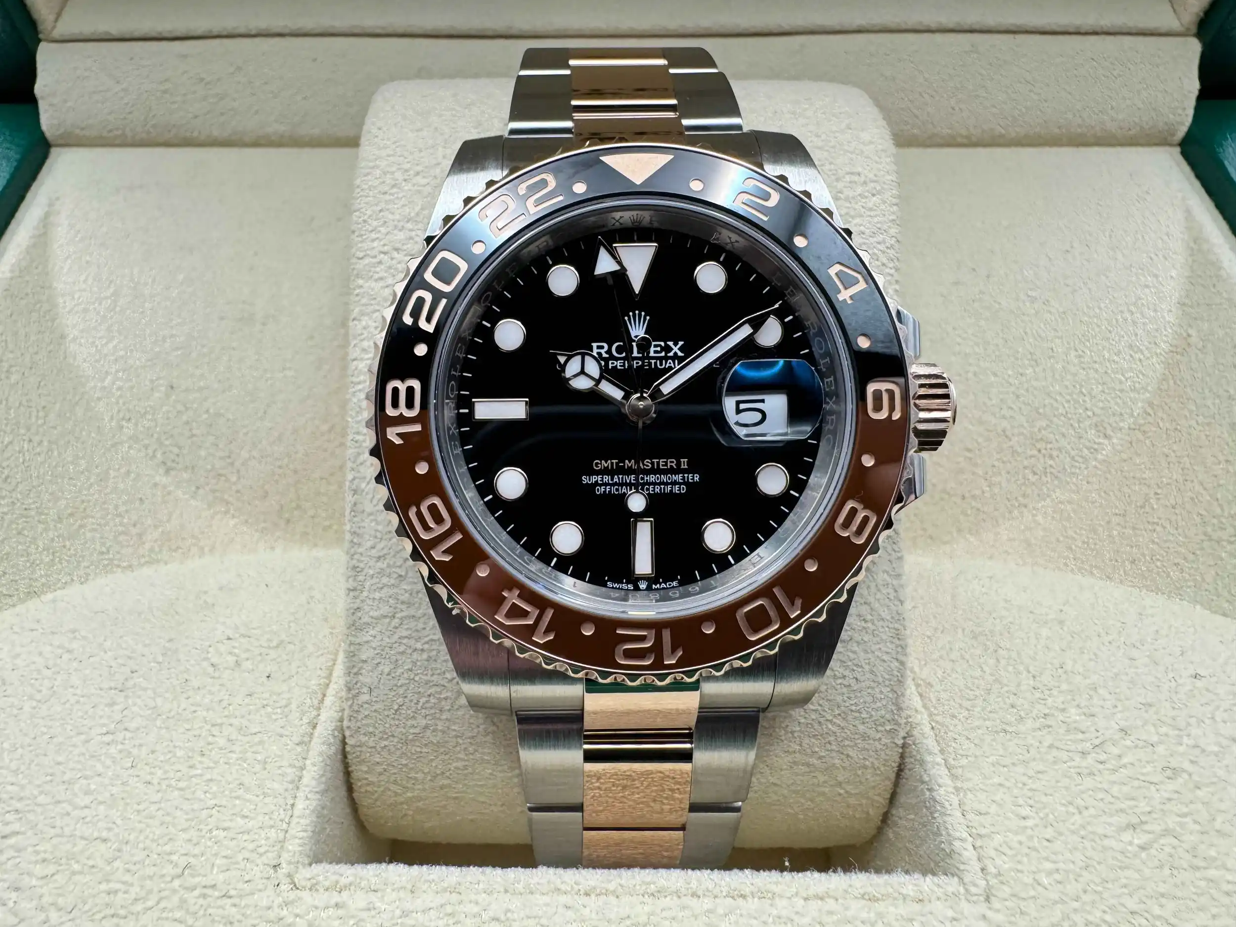 Rolex GMT Master 2 | 40mm | “Rootbeer” | 18K Everose Goud | Two-tone Cerachrom Bezel Zwart/Bruinen | 126711CHNR
