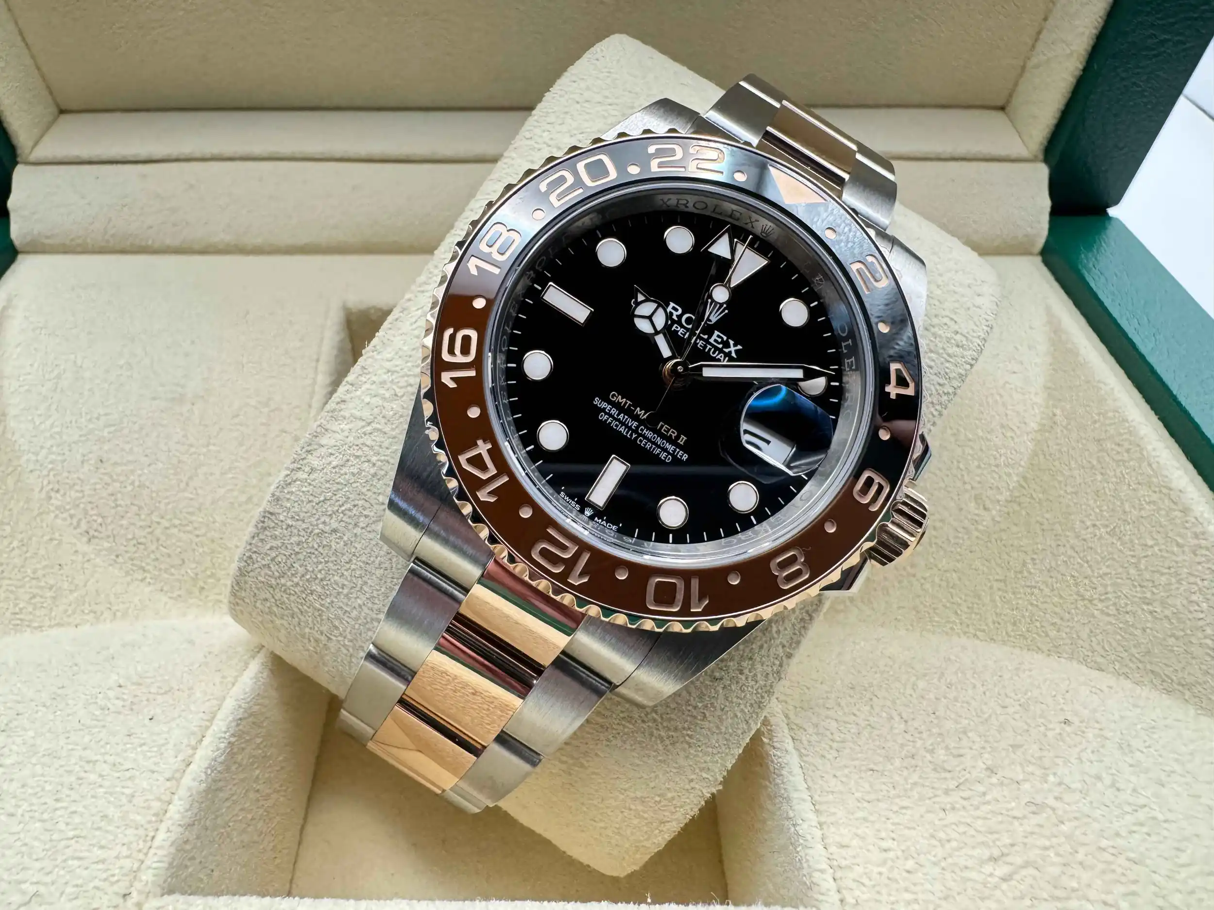 Rolex GMT Master 2 | 40mm | “Rootbeer” | 18K Everose Goud | Two-tone Cerachrom Bezel Zwart/Bruinen | 126711CHNR - Image 5