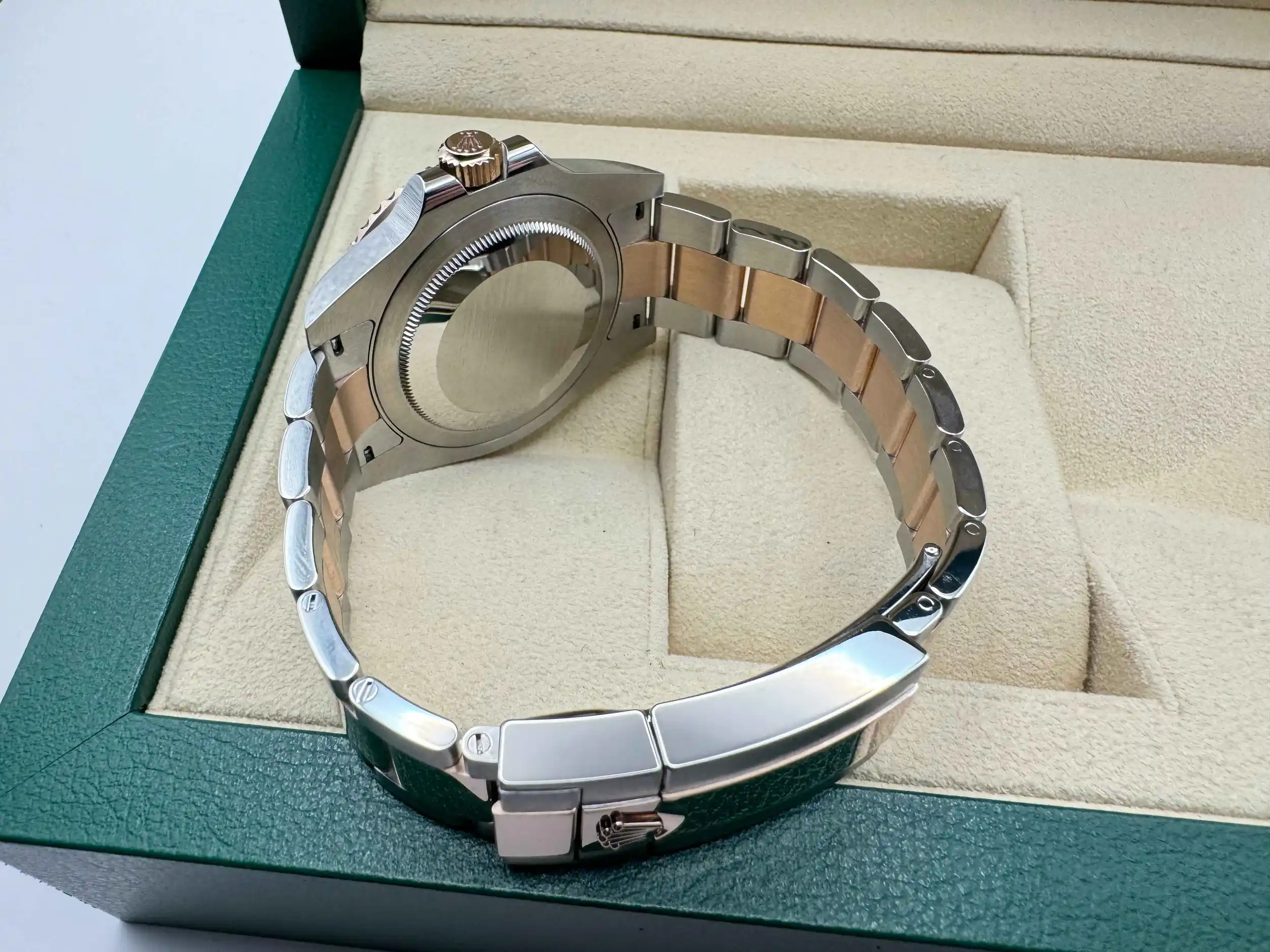 Rolex GMT Master 2 | 40mm | “Rootbeer” | 18K Everose Goud | Two-tone Cerachrom Bezel Zwart/Bruinen | 126711CHNR - Image 12