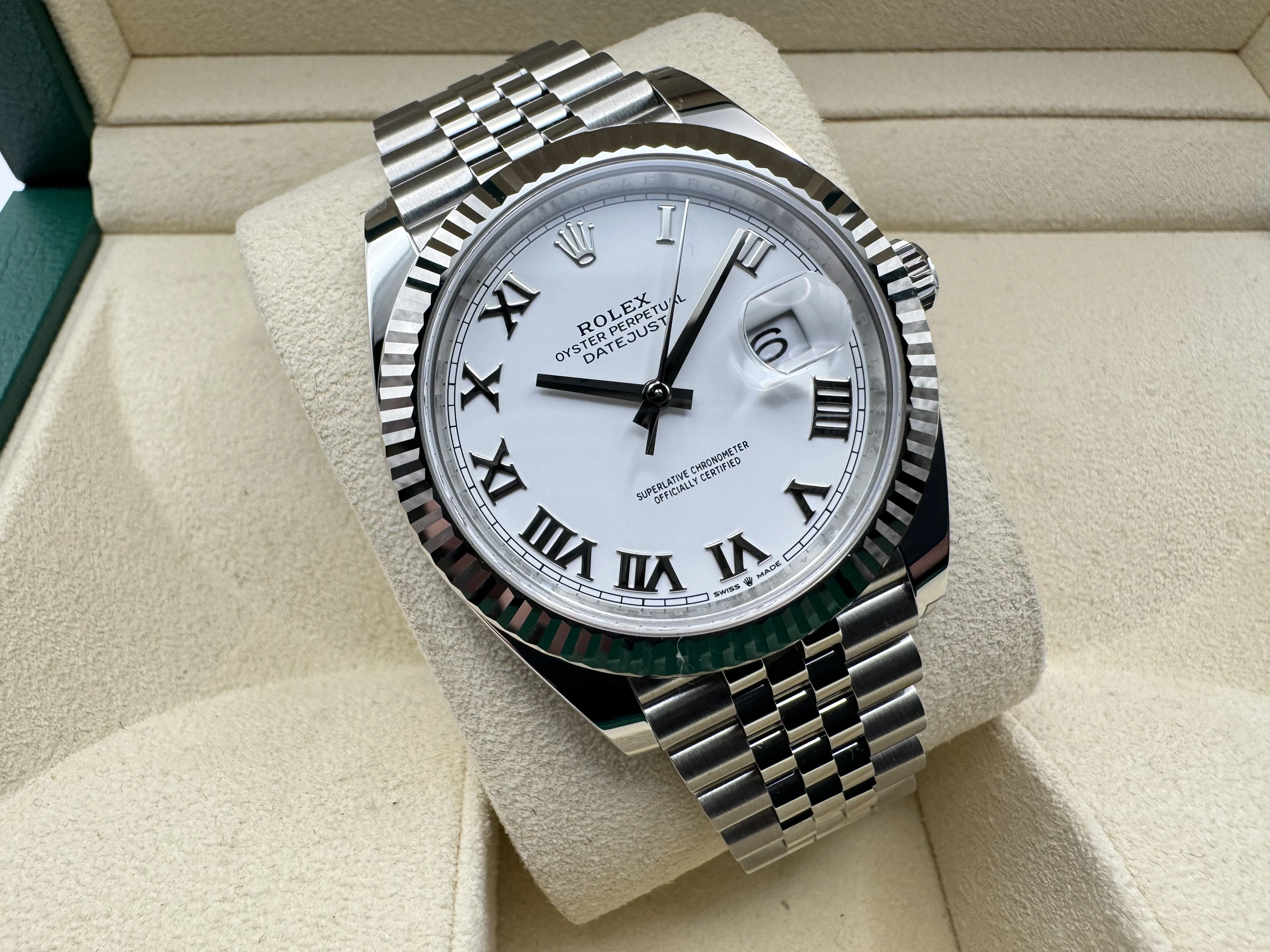 Rolex Datejust 41mm | Wit Romeinse Wijzerplaat | 18K Witgoud Gekarteld Lunette | Jubilee | 126334 - Image 11