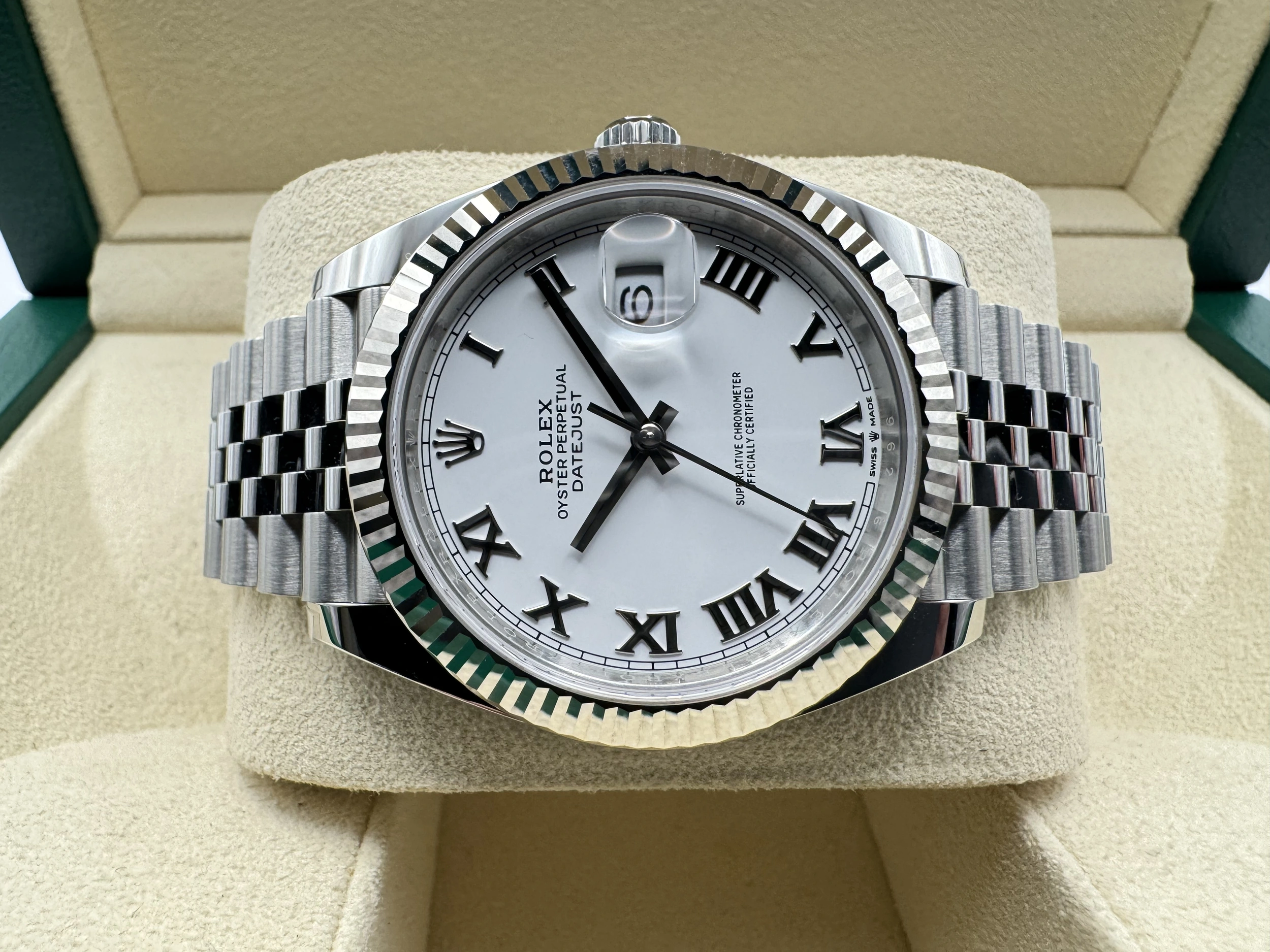 Rolex Datejust 41mm | Wit Romeinse Wijzerplaat | 18K Witgoud Gekarteld Lunette | Jubilee | 126334 - Image 5