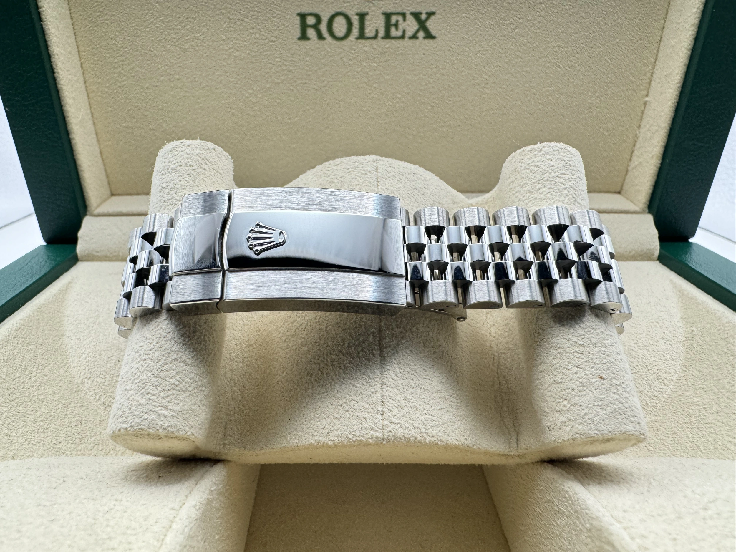 Rolex Datejust 41mm | Wit Romeinse Wijzerplaat | 18K Witgoud Gekarteld Lunette | Jubilee | 126334 - Image 7