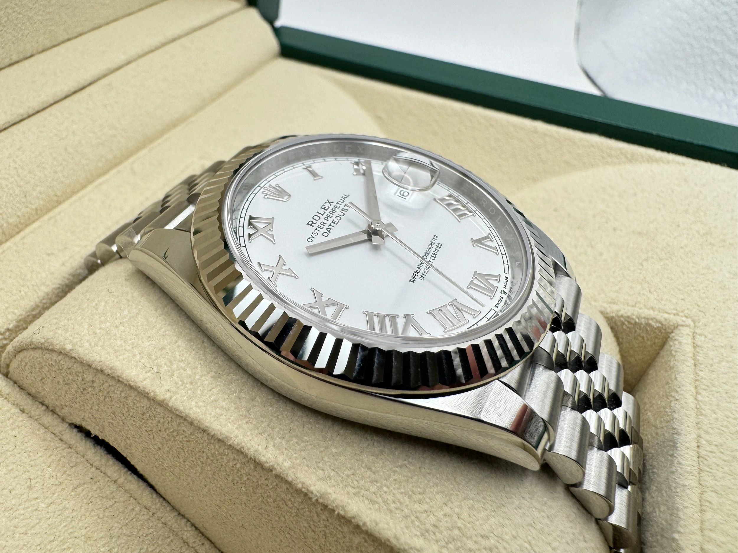 Rolex Datejust 41mm | Wit Romeinse Wijzerplaat | 18K Witgoud Gekarteld Lunette | Jubilee | 126334 - Image 8