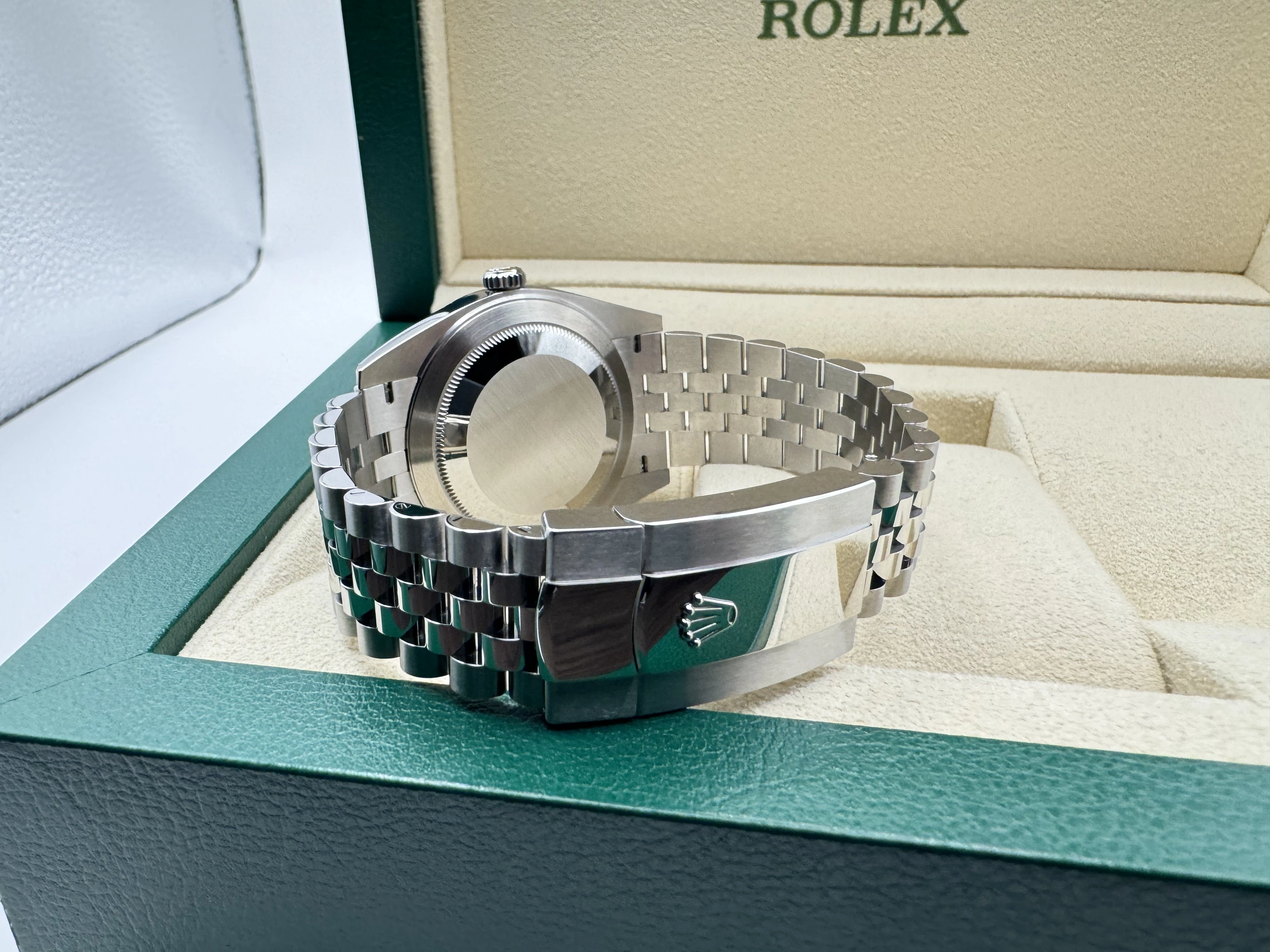 Rolex Datejust 41mm | Wit Romeinse Wijzerplaat | 18K Witgoud Gekarteld Lunette | Jubilee | 126334 - Image 9
