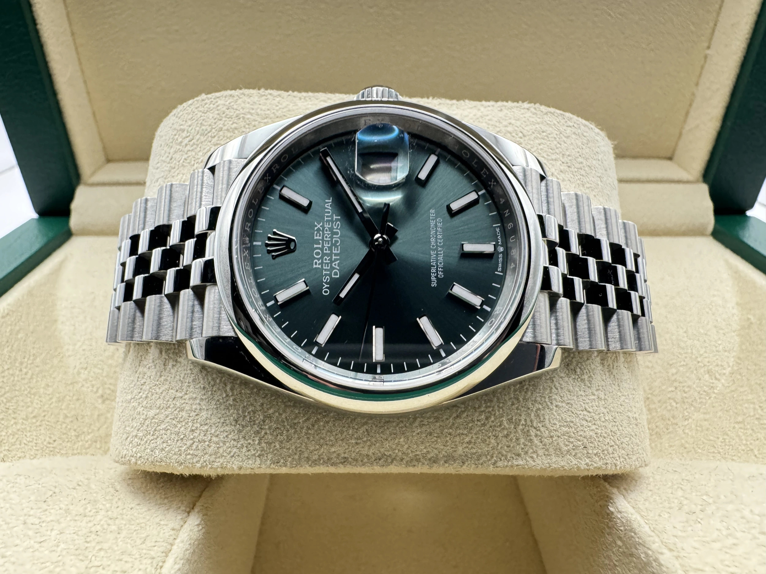 Rolex Datejust 36mm | Muntgroene Wijzerplaat Gladde Lunette | Jubilee | 126200 - Image 4