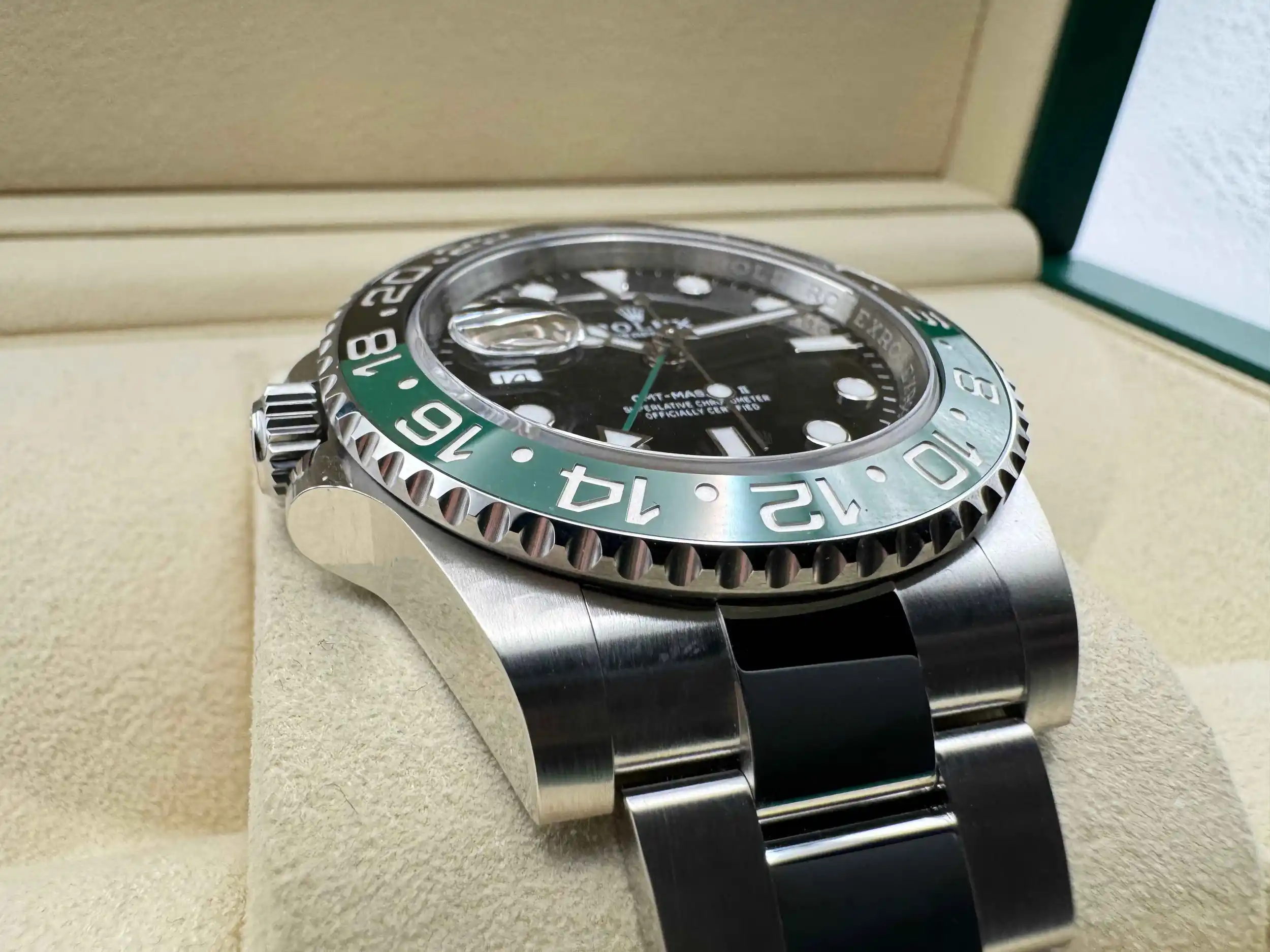 Rolex GMT Master 2 | 40mm | Sprite Groen/Zwart Keramisch Bidirectioneel Draaibaar Bezel | 126720VTNR - Image 4