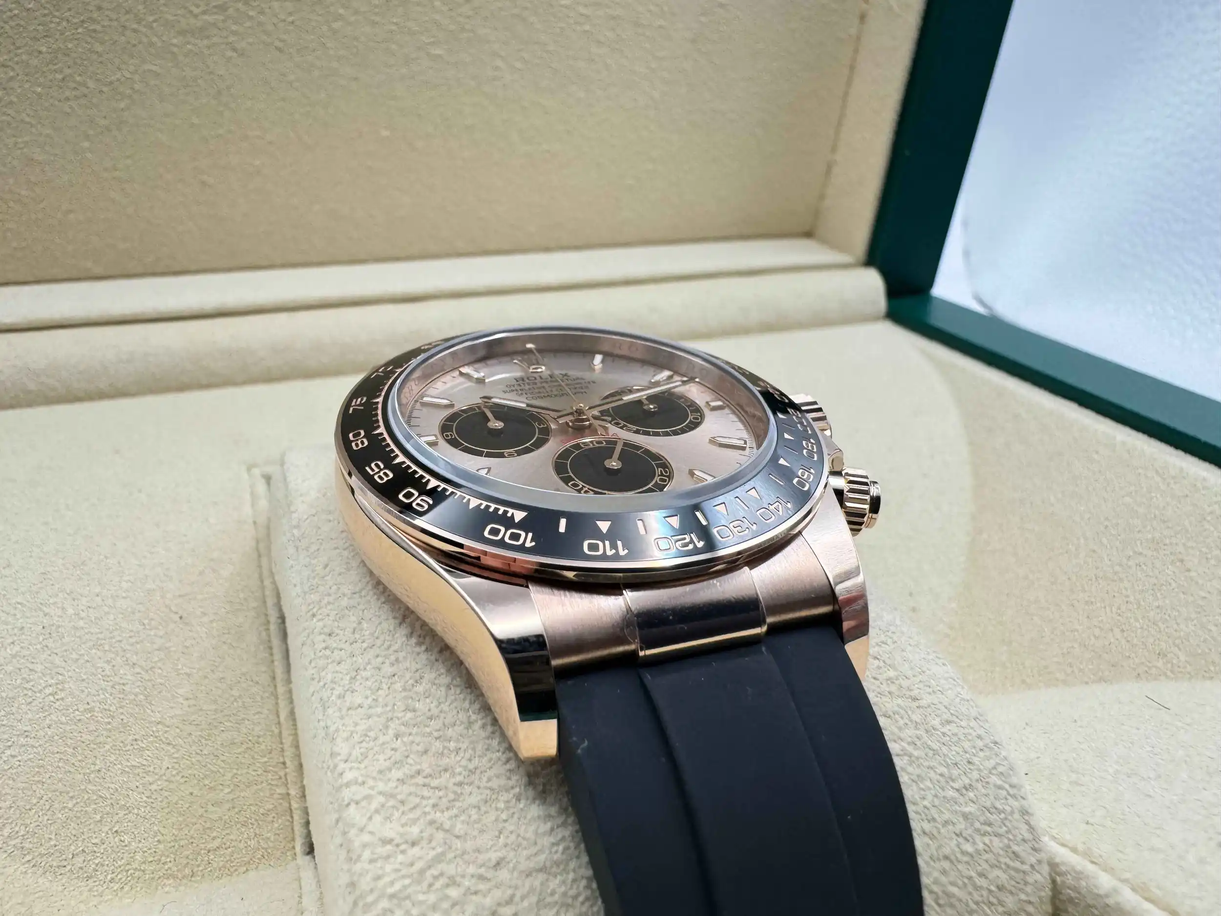 Rolex Daytona 40mm | Champagne/Rosé | Zwarte Keramische Bezel & 18K Everose (Roségoud) | Oysterflex | 126515LN - Image 9