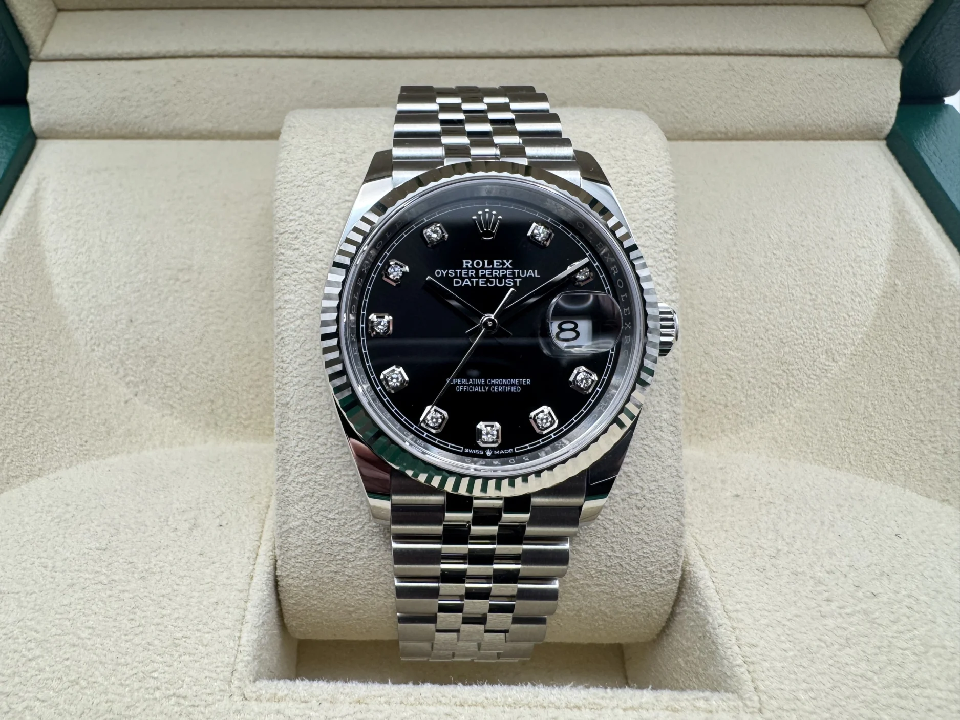 Rolex Datejust 36mm | Zwarte Diamanten Wijzerplaat | 18K Witgoud Gekarteld Lunette | Jubilee | 126224