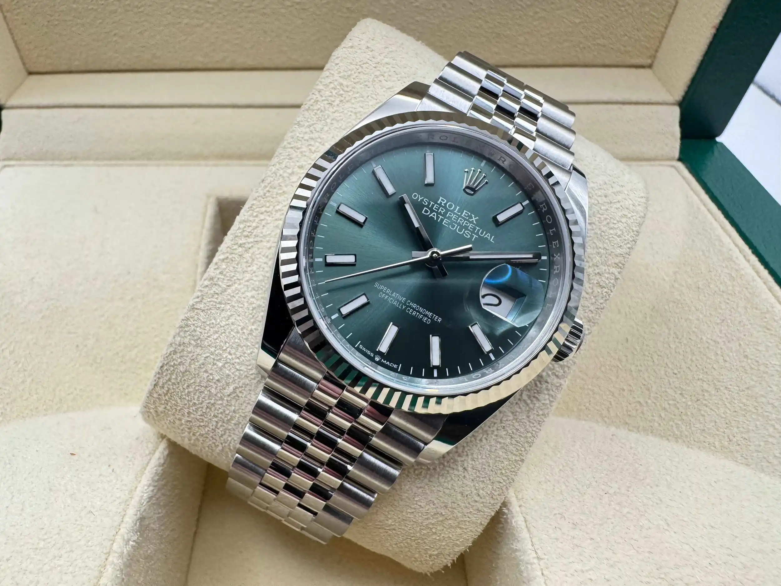 Rolex Datejust 36mm | Mintgroen Wijzerplaat | 18k Witgouden Gekartelde Lunette | Jubilee | 126234 - Image 5