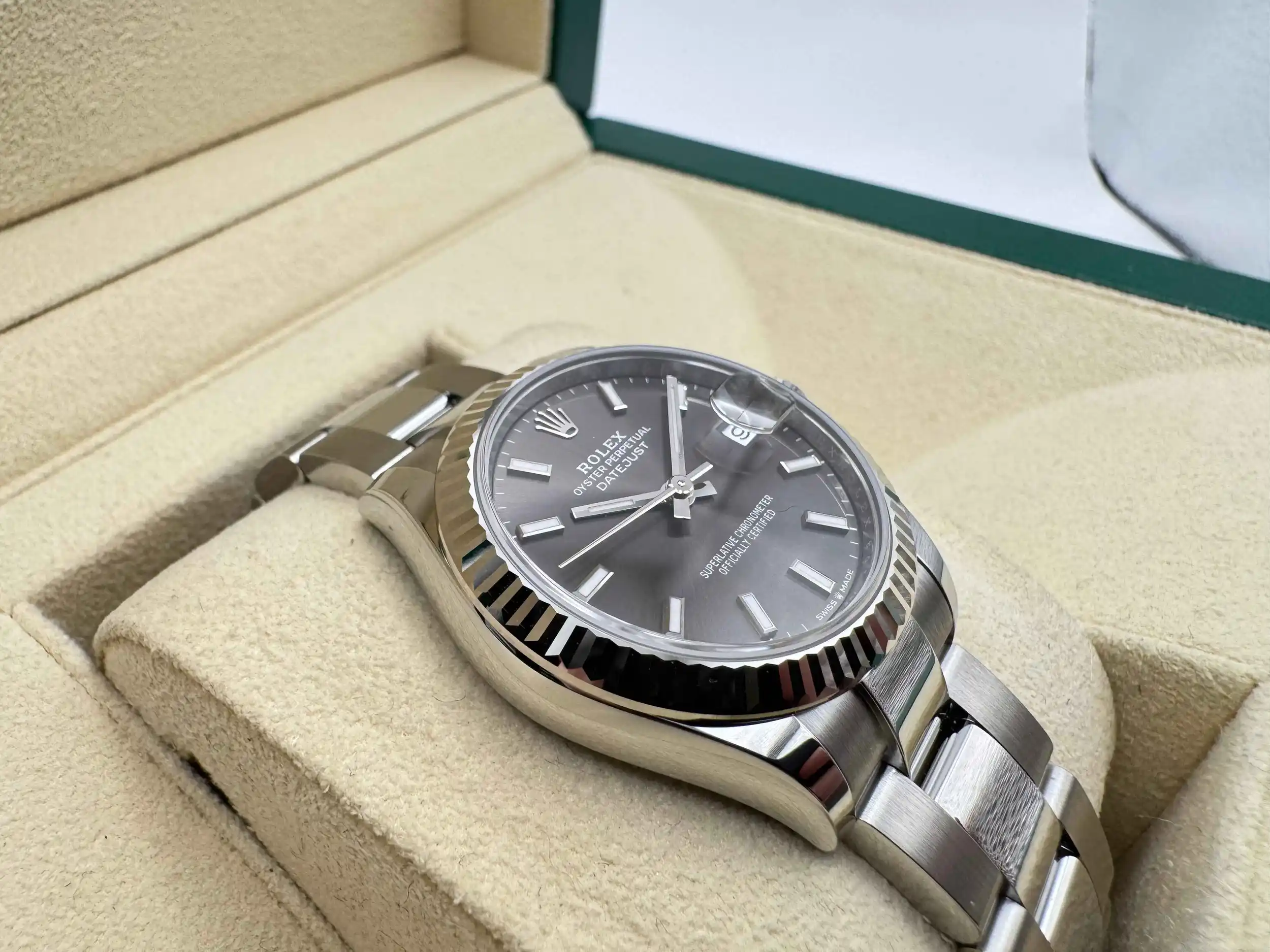 Rolex Datejust 31mm | Rhodium Wijzerplaat &18k Witgoud | Fluted Lunette | 278274 - Image 10