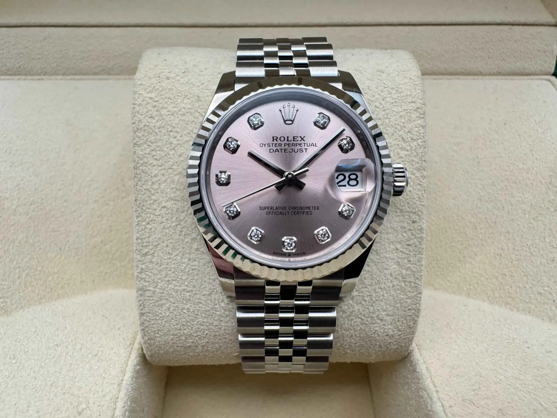 Rolex Datejust 31mm | Roze Diamanten Wijzerplaat | 18K Witgoud Gekarteld Lunette | Jubilee | 278274