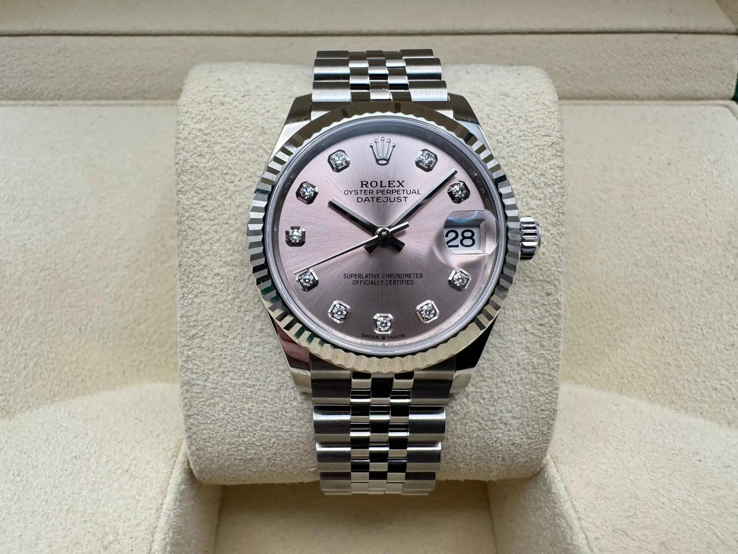 Rolex Datejust 31mm | Roze Diamanten Wijzerplaat | 18K Witgoud Gekarteld Lunette | Jubilee | 278274